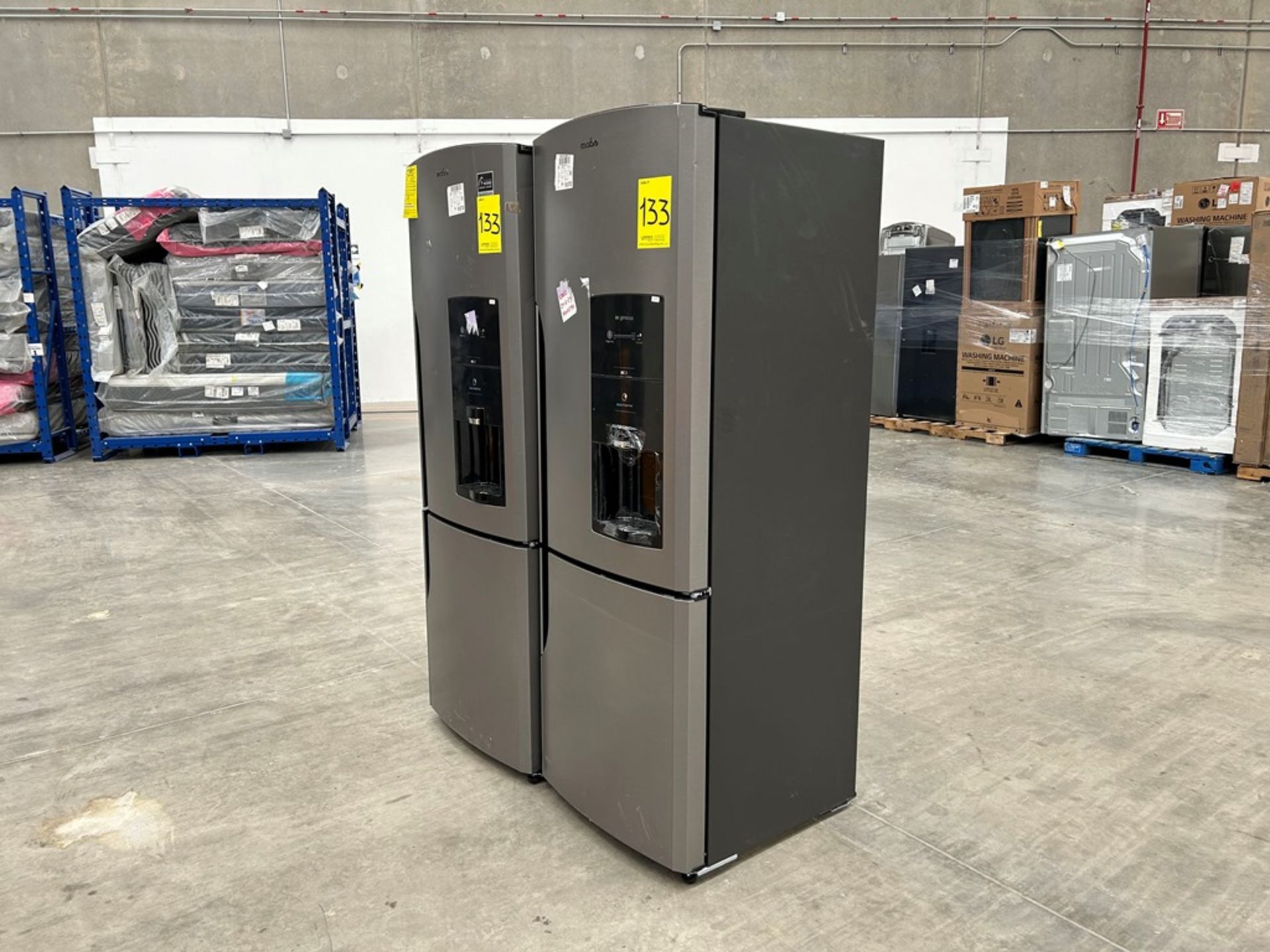 2 refrigeradores contiene: 1 refrigerador con dispensador de agua Marca MABE, Modelo RMB520IBMRX, S - Image 3 of 8