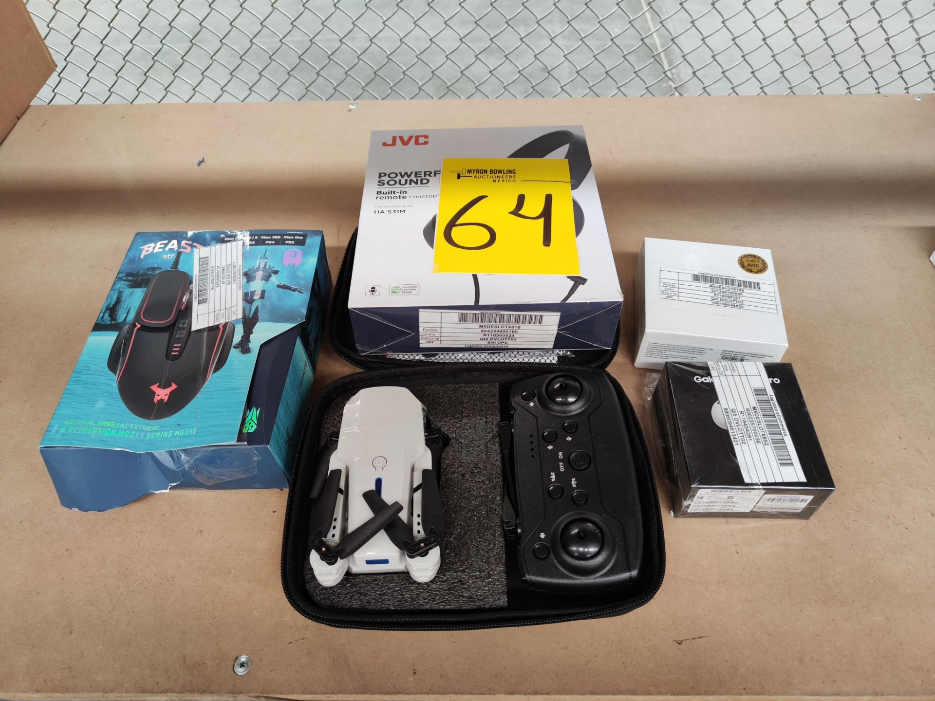 Lote de 5 piezas contiene: 1 DRONE K3/E99PRO 4K DUAL CAMERA; 1 audífonos de diadema JVC