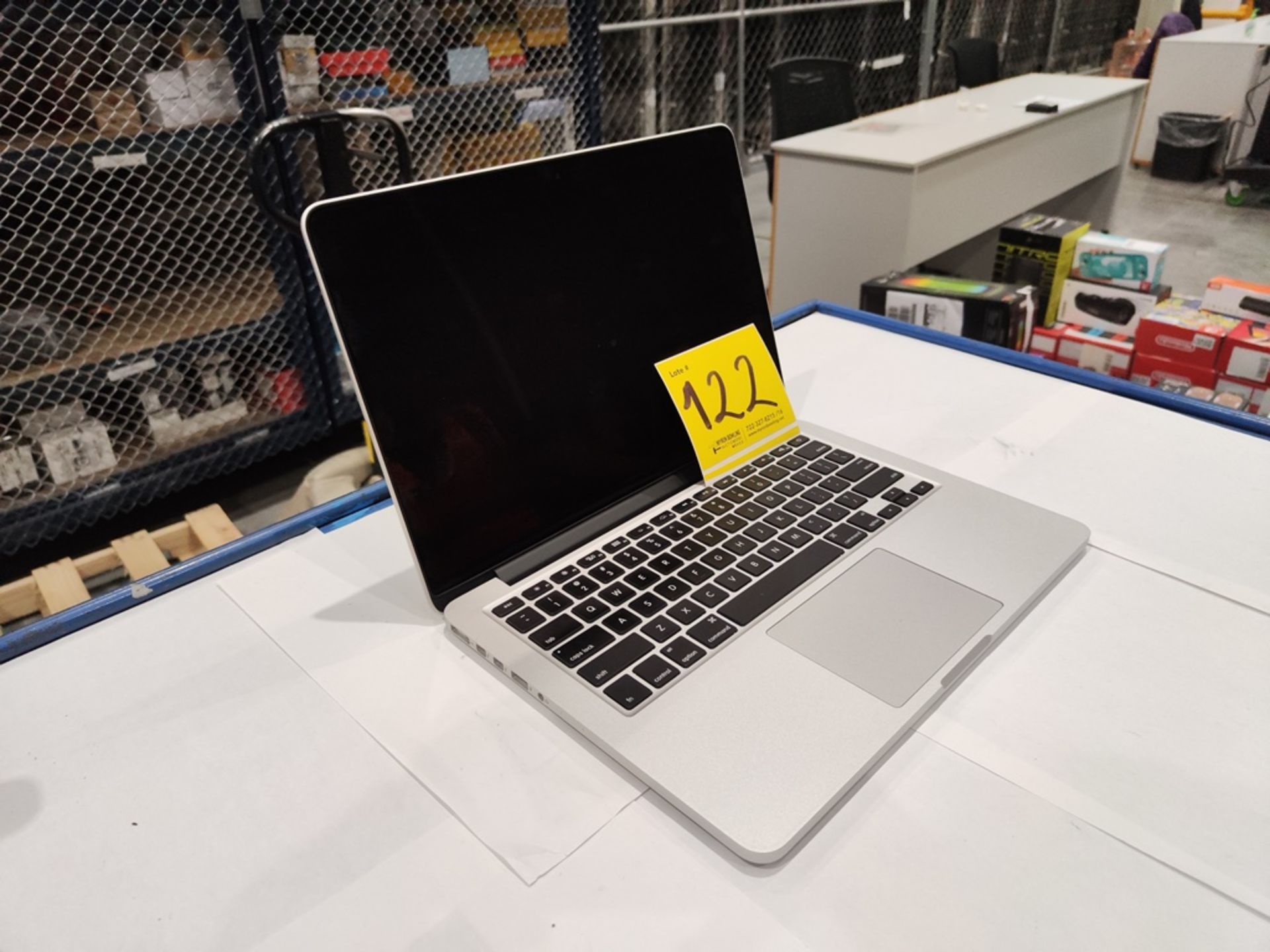 1 MacBook Air de 128 GB (No se asegura su funcionamiento, favor de inspeccionar) - Image 2 of 5