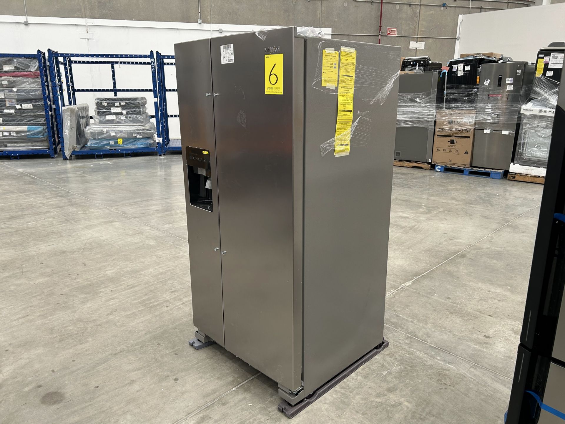 1 refrigerador con dispensador de agua Marca WHIRPOOL, Modelo WD2620, Color GRIS (No se asegura su - Image 2 of 5