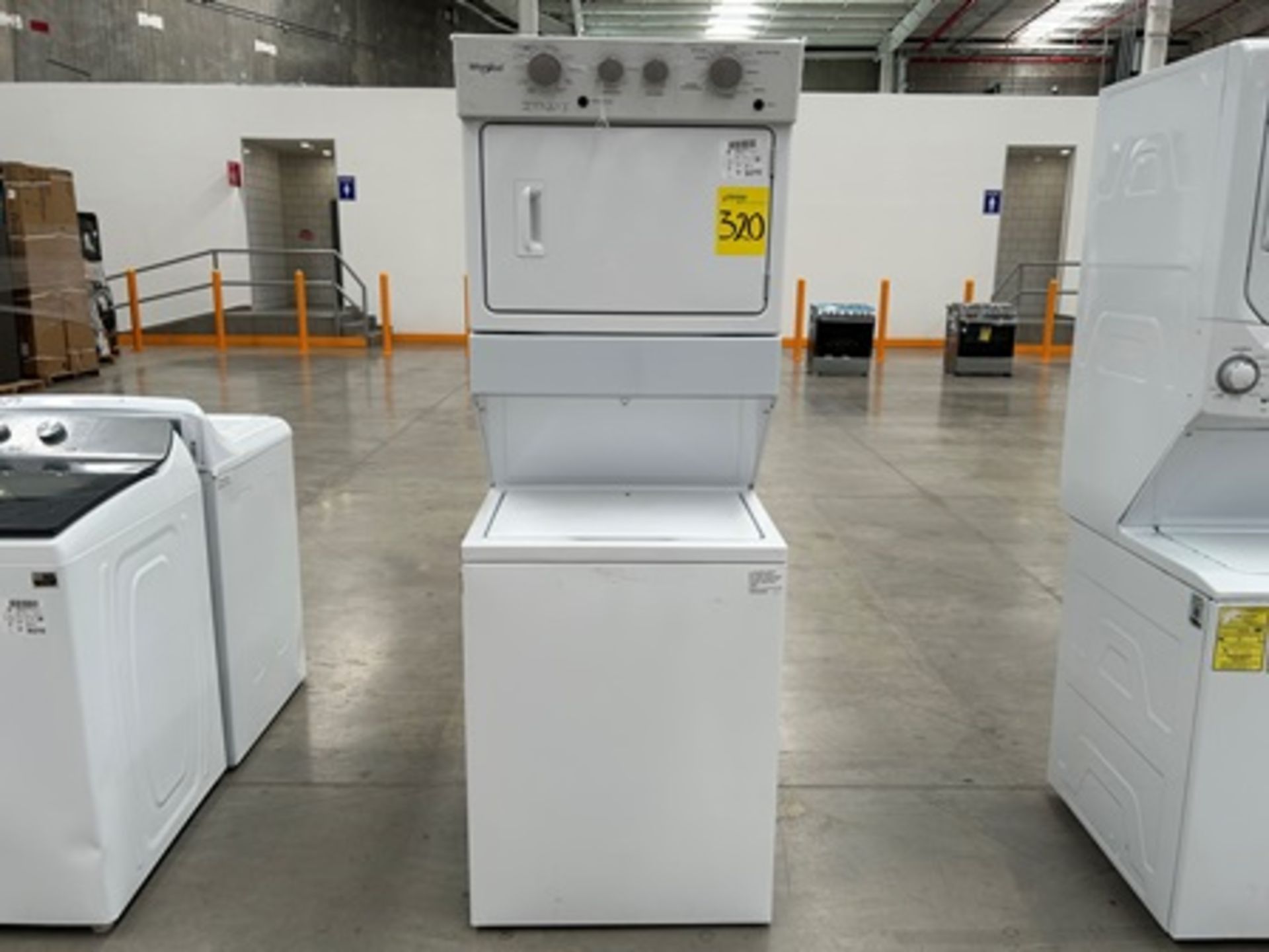 1 centro de lavado Marca WHIRPOOL, Modelo 7MWGT4027HW2, Serie 07640, Color Blanco (Equipo de devolu