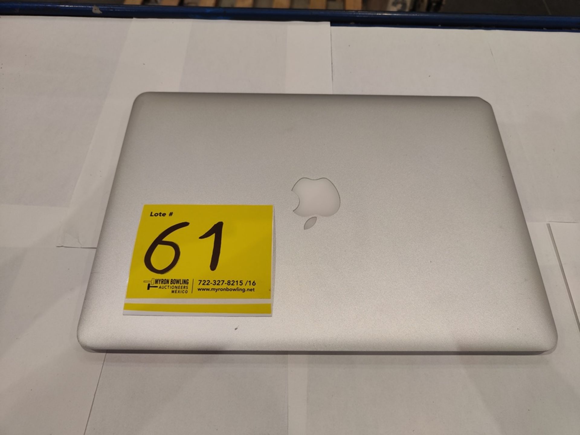 1 MacBook Air de 128 GB (No se asegura su funcionamiento, favor de inspeccionar) - Image 4 of 5