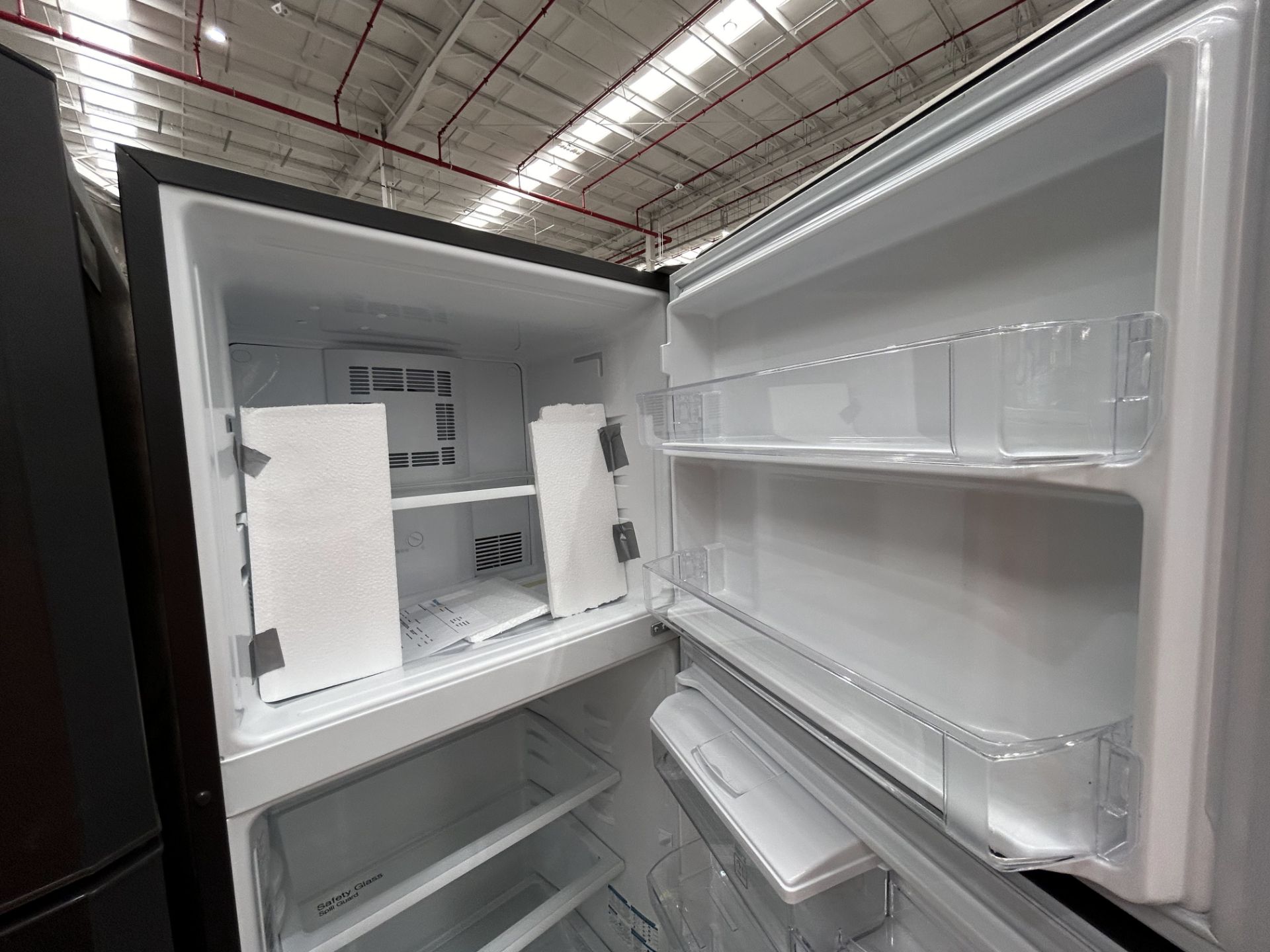2 refrigeradores contiene: 1 refrigerador con dispensador de agua Marca MABE, Modelo RME360FDMRD, S - Image 4 of 7