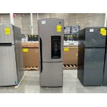 1 refrigerador con dispensador de agua Marca MABE, Modelo RMB400IAMRM, Serie 05987, Color GRIS (No