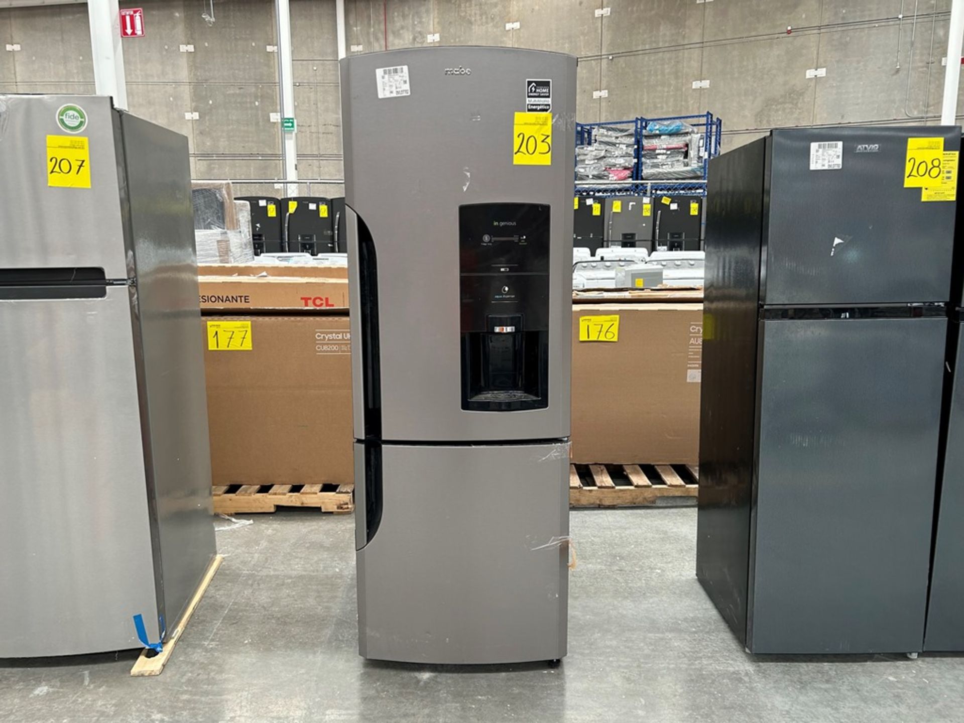 1 refrigerador con dispensador de agua Marca MABE, Modelo RMB400IAMRM, Serie 05987, Color GRIS (No