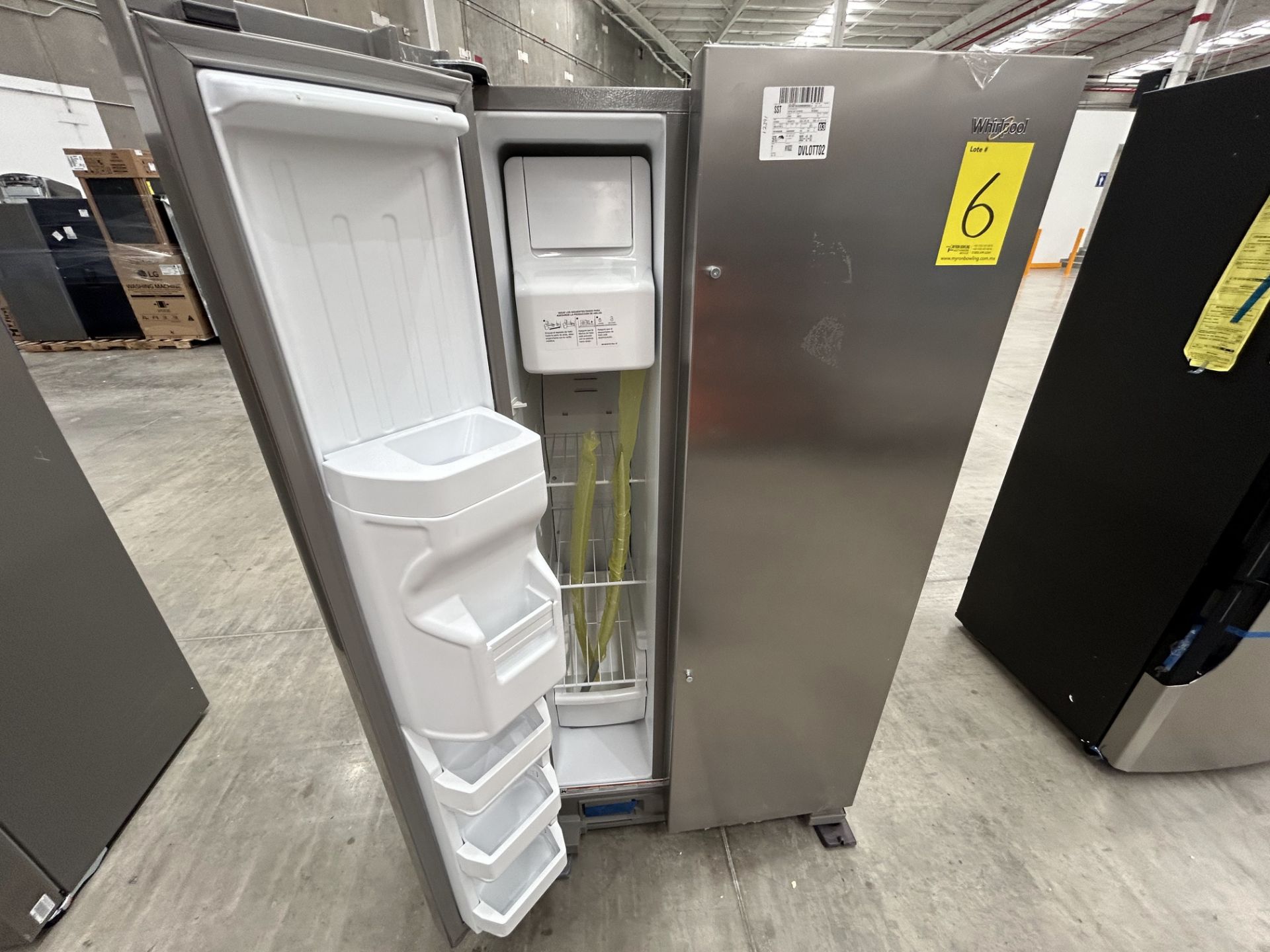 1 refrigerador con dispensador de agua Marca WHIRPOOL, Modelo WD2620, Color GRIS (No se asegura su - Image 4 of 5
