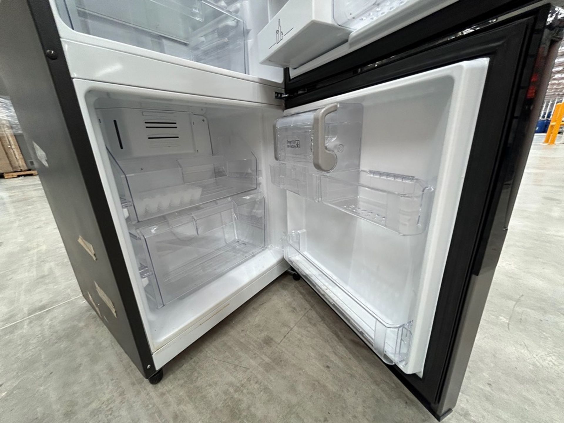 2 refrigeradores contiene: 1 refrigerador con dispensador de agua Marca MABE, Modelo RMB520IBMRX, S - Image 6 of 8
