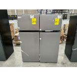 2 refrigeradores contiene: 1 refrigerador Marca HISENSE, Modelo RT80D6AGX, Color GRIS; 1 refrigerad