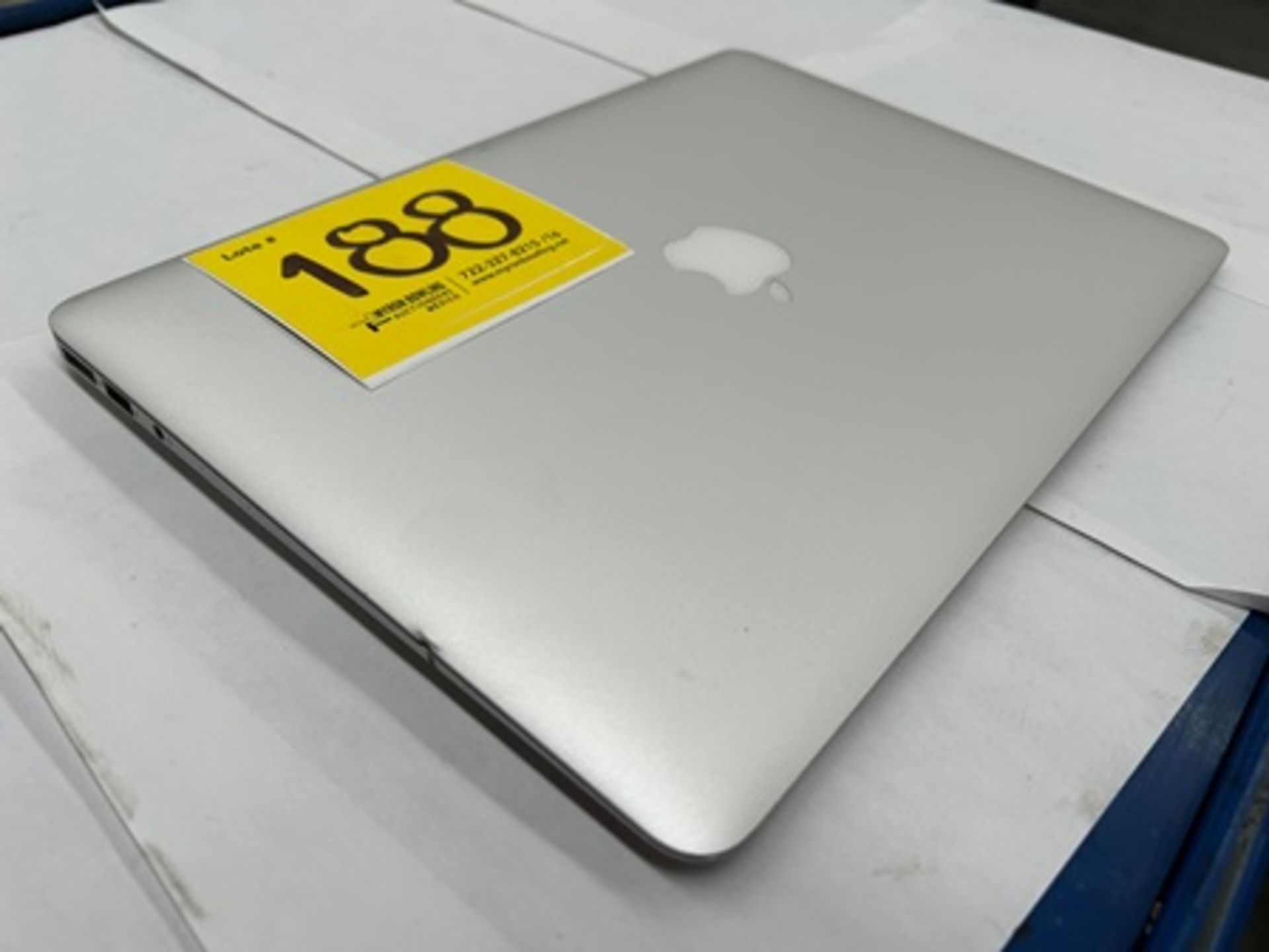 1 MacBook Air de 128 GB (No se asegura su funcionamiento, favor de inspeccionar) - Image 5 of 6