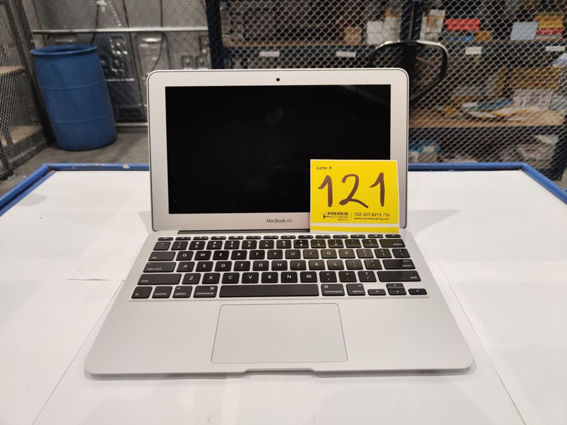 1 MacBook Air de 128 GB (No se asegura su funcionamiento, favor de inspeccionar)