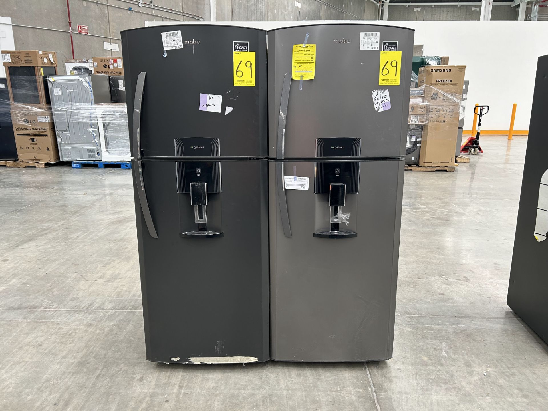 2 refrigeradores contiene: 1 refrigerador con dispensador de agua Marca MABE, Modelo RME360FDMRD, S