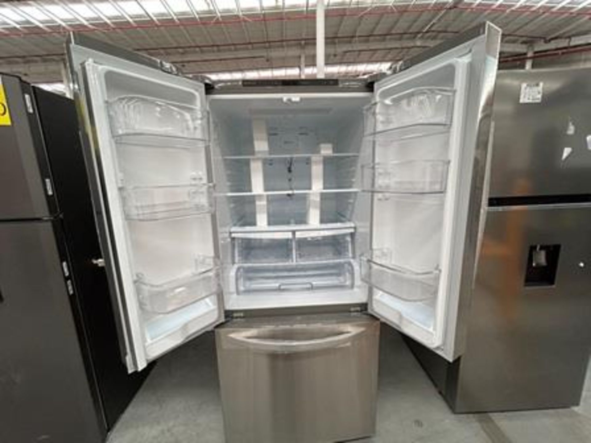 1 refrigerador Marca LG, Modelo GF22BGSK, Serie 3J954 Color GRIS (Equipo de devolución) - Image 4 of 5