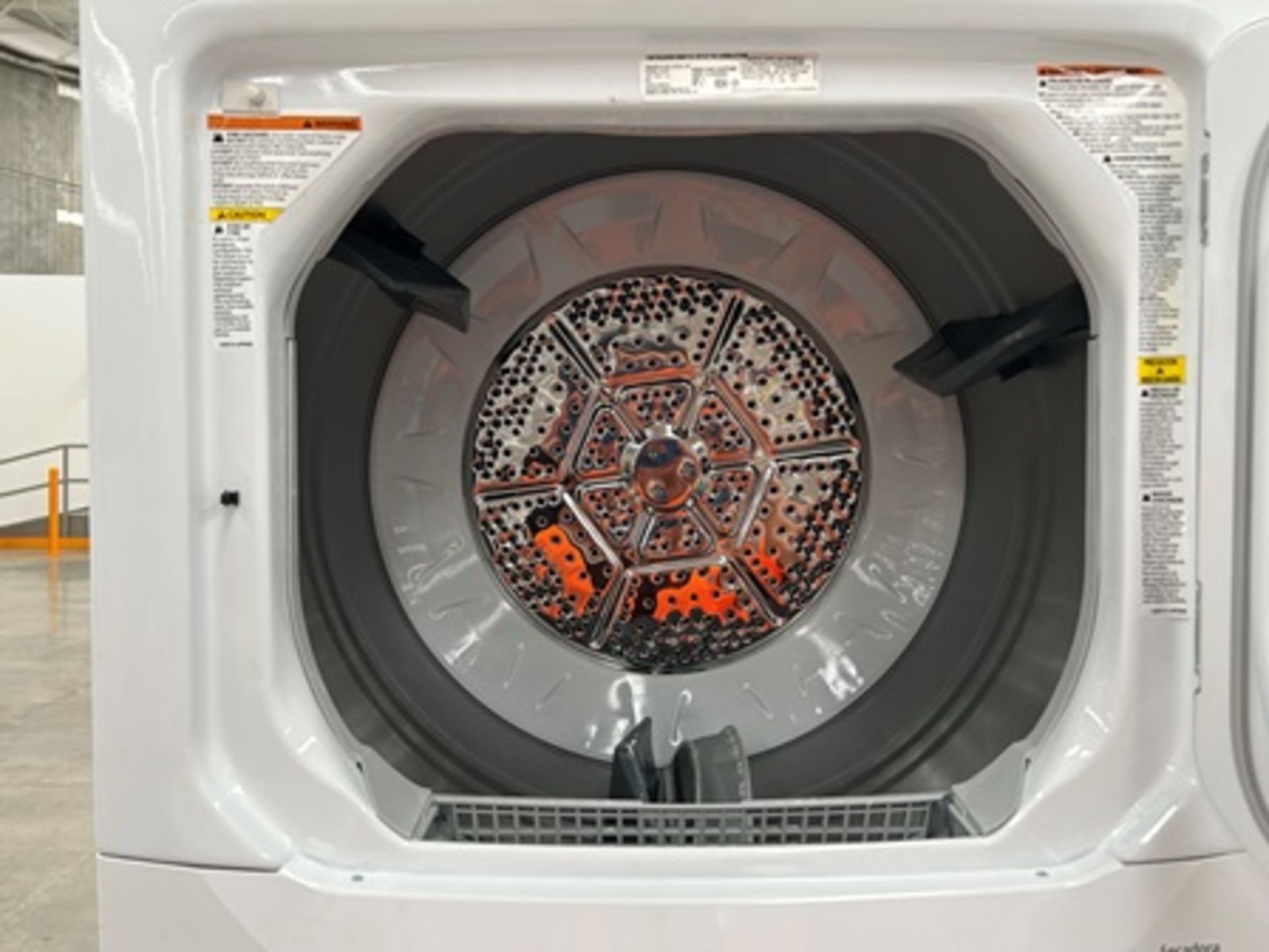 1 centro de lavado Marca MABE, Modelo MCL20400PSBB0, Serie 00893, Color Blanco (Equipo de devolució - Image 4 of 6