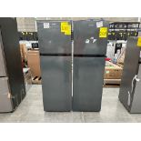 2 refrigeradores contiene: 1 refrigerador Marca ATVIO, Modelo AT94TMS, Color NEGRO; 1 refrigerador