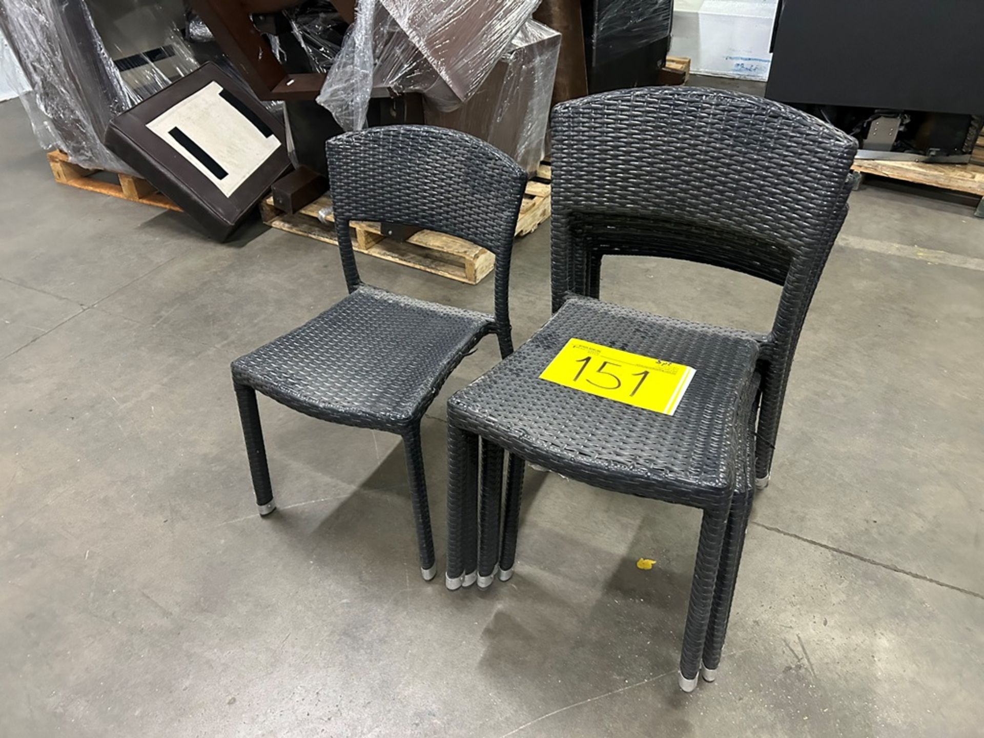 5 sillas de tipo ratán, color negro (Equipo usado) - Image 3 of 5