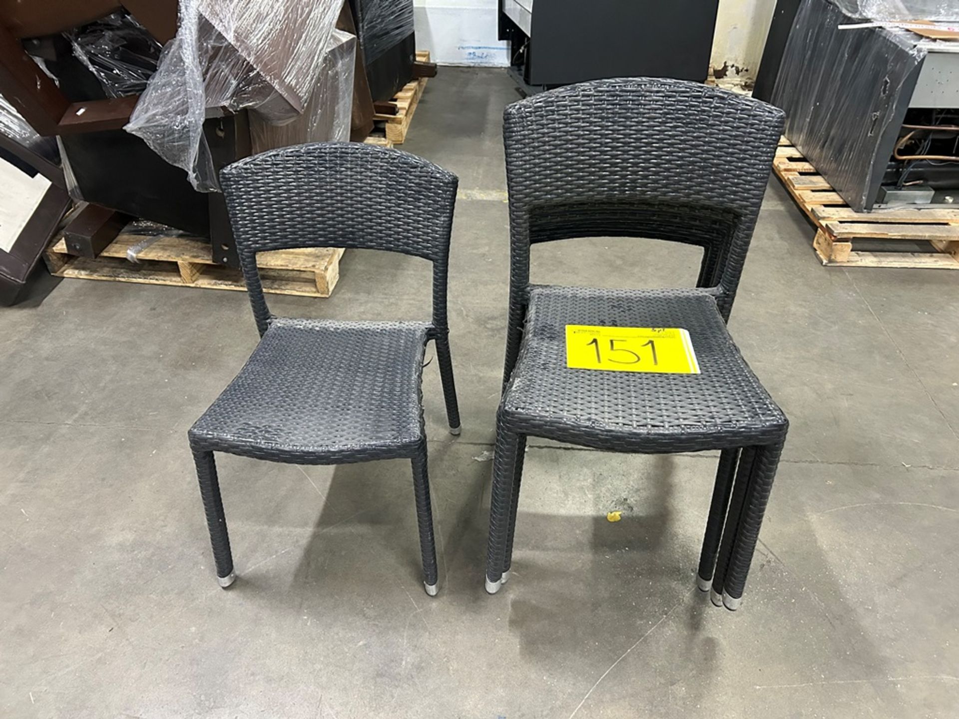 5 sillas de tipo ratán, color negro (Equipo usado)