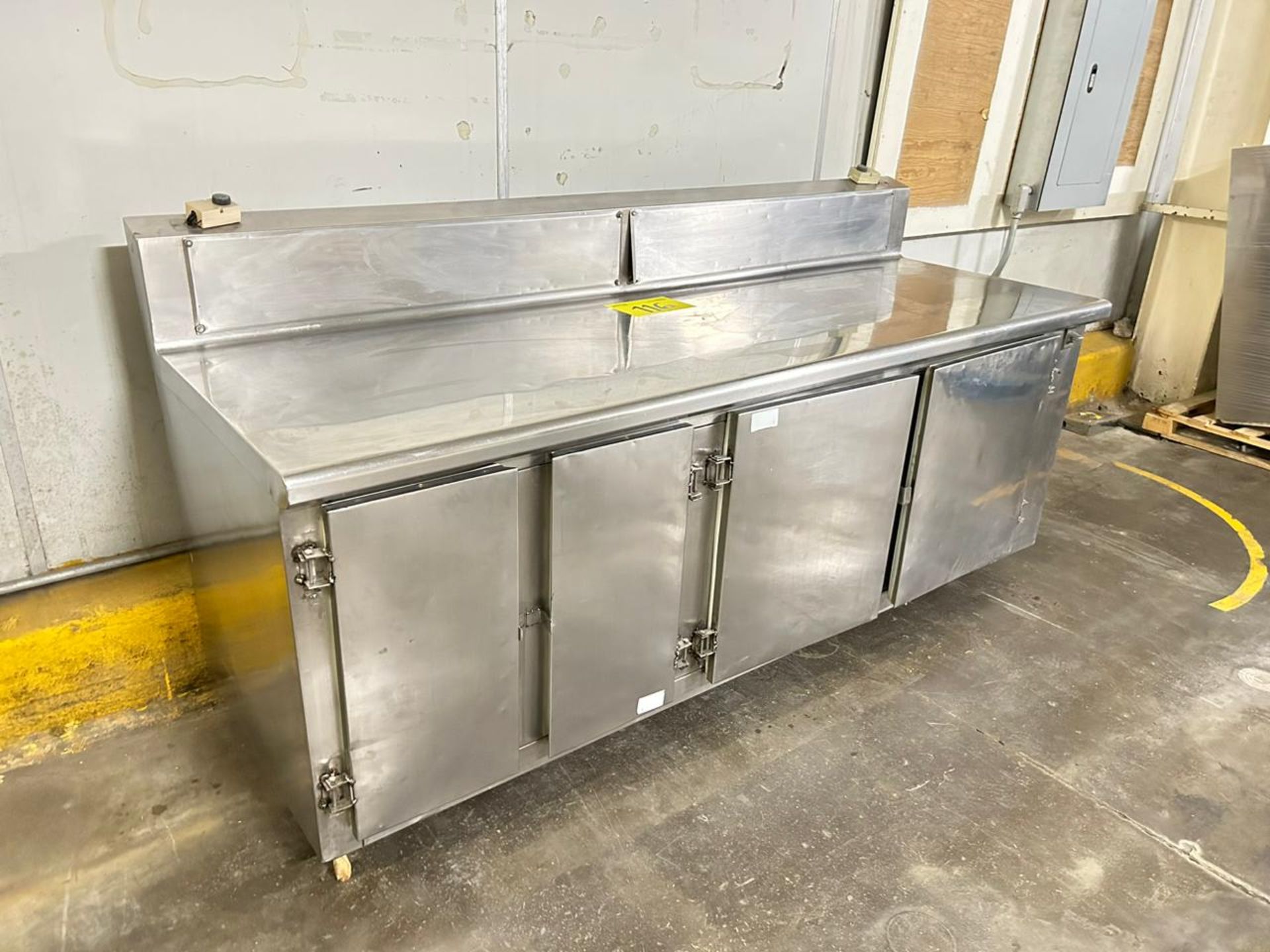 1 mesa de trabajo refrigerada de 4 puertas en acero inoxidable, Marca FACEMATIC, Modelo DF-4, Serie - Image 3 of 5