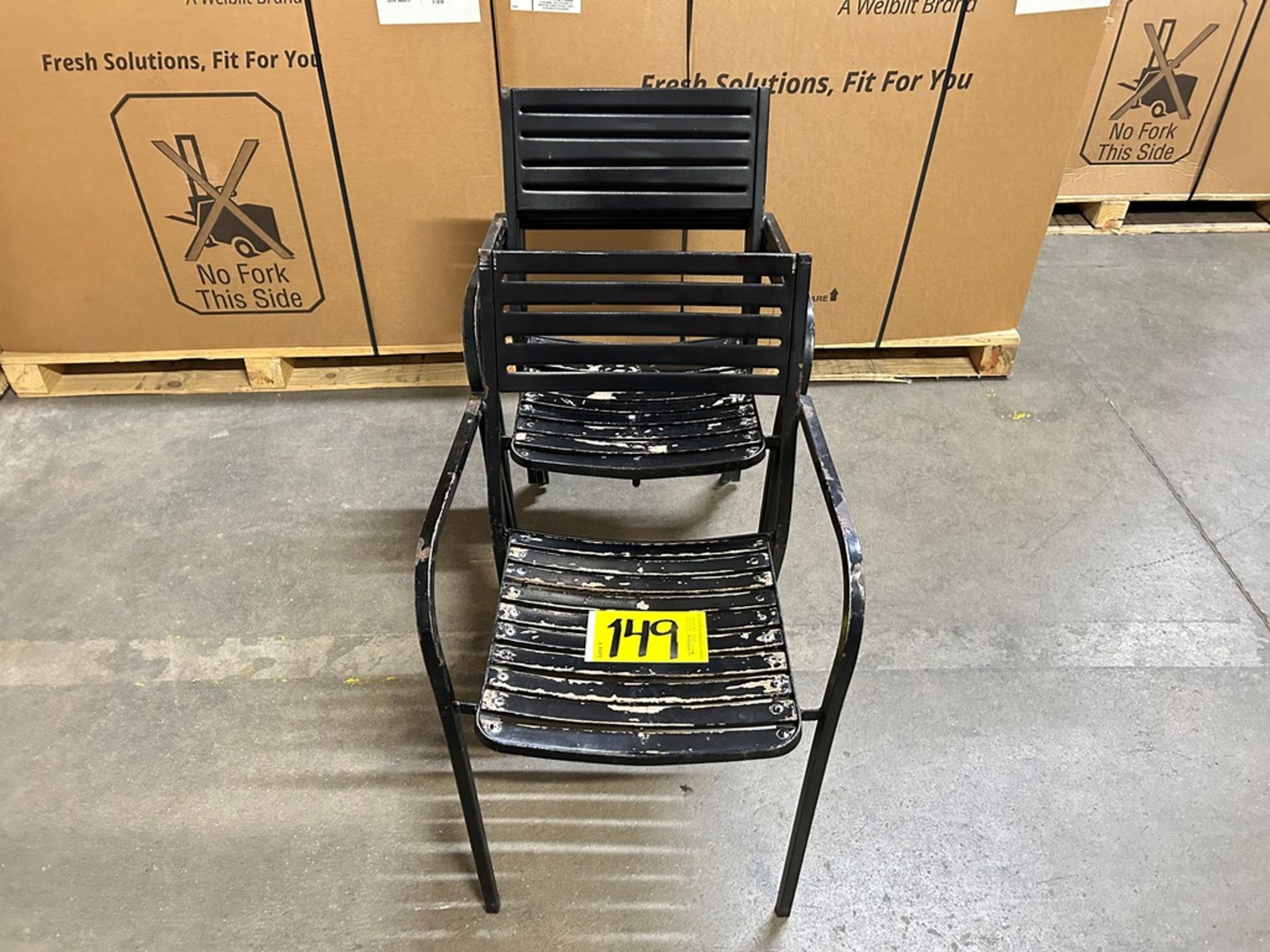 5 sillas en acero/madera color negro (Equipo usado)