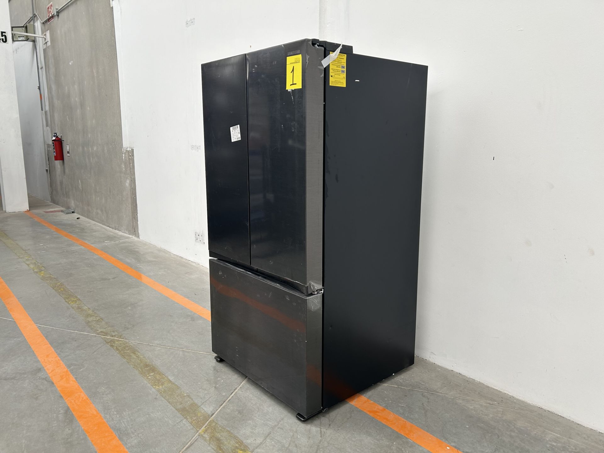 (NUEVO) Refrigerador Marca SAMSUNG, Modelo RF32CGN10B1EM, Serie 0639P, Color NEGRO - Image 2 of 4