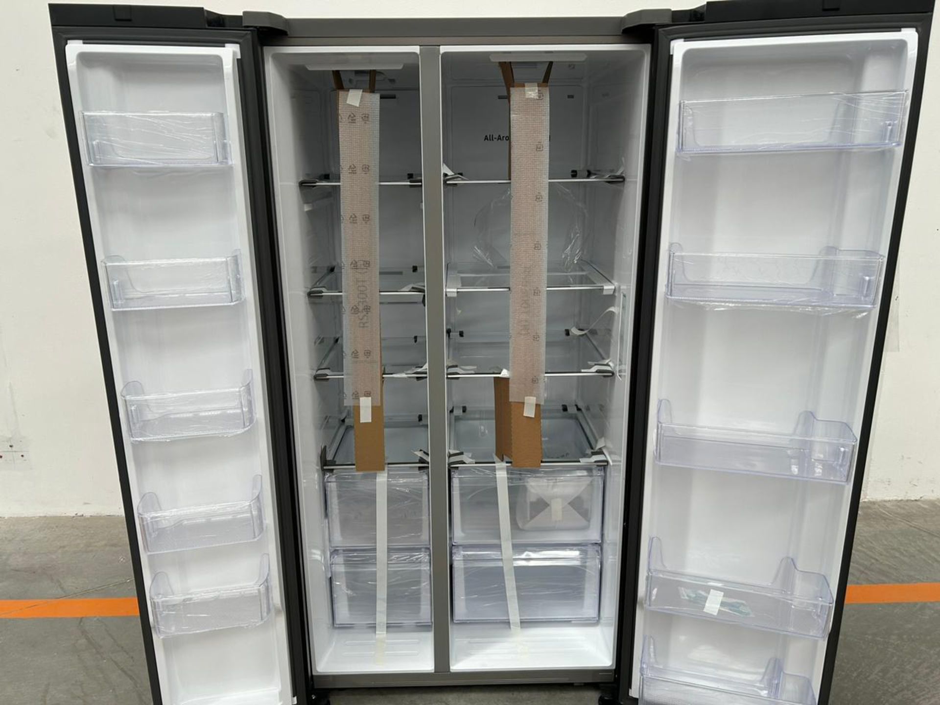 (NUEVO) Refrigerador Marca SAMSUNG, Modelo RS28CB70NAQL, Serie 1128N, Color GRIS - Image 6 of 8