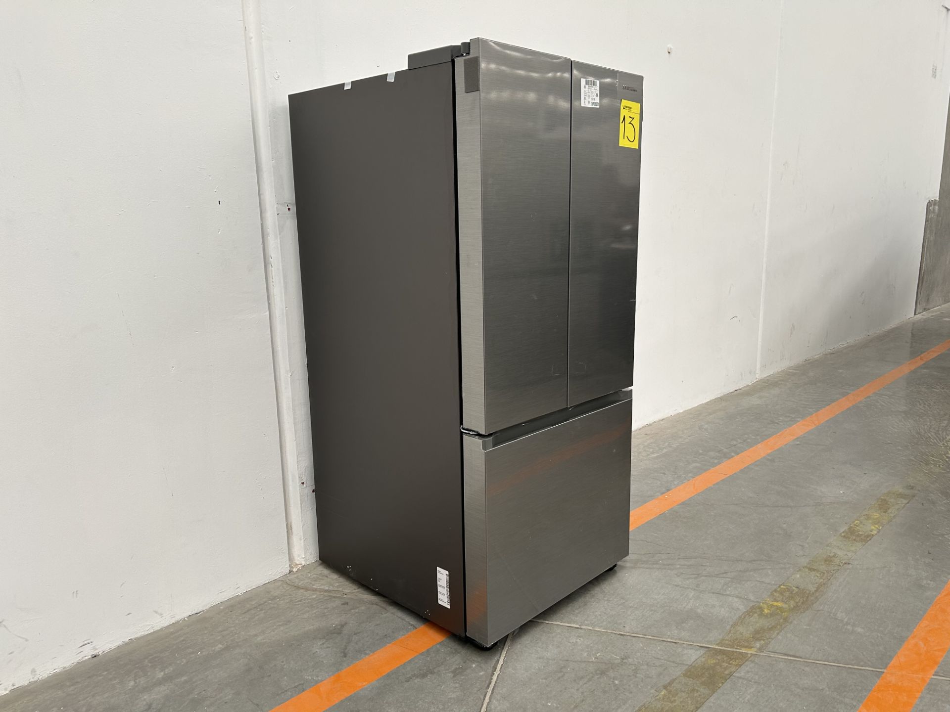 (NUEVO) Refrigerador Marca SAMSUNG, Modelo RF22A4010S9, Serie 00109H, Color GRIS - Image 3 of 4