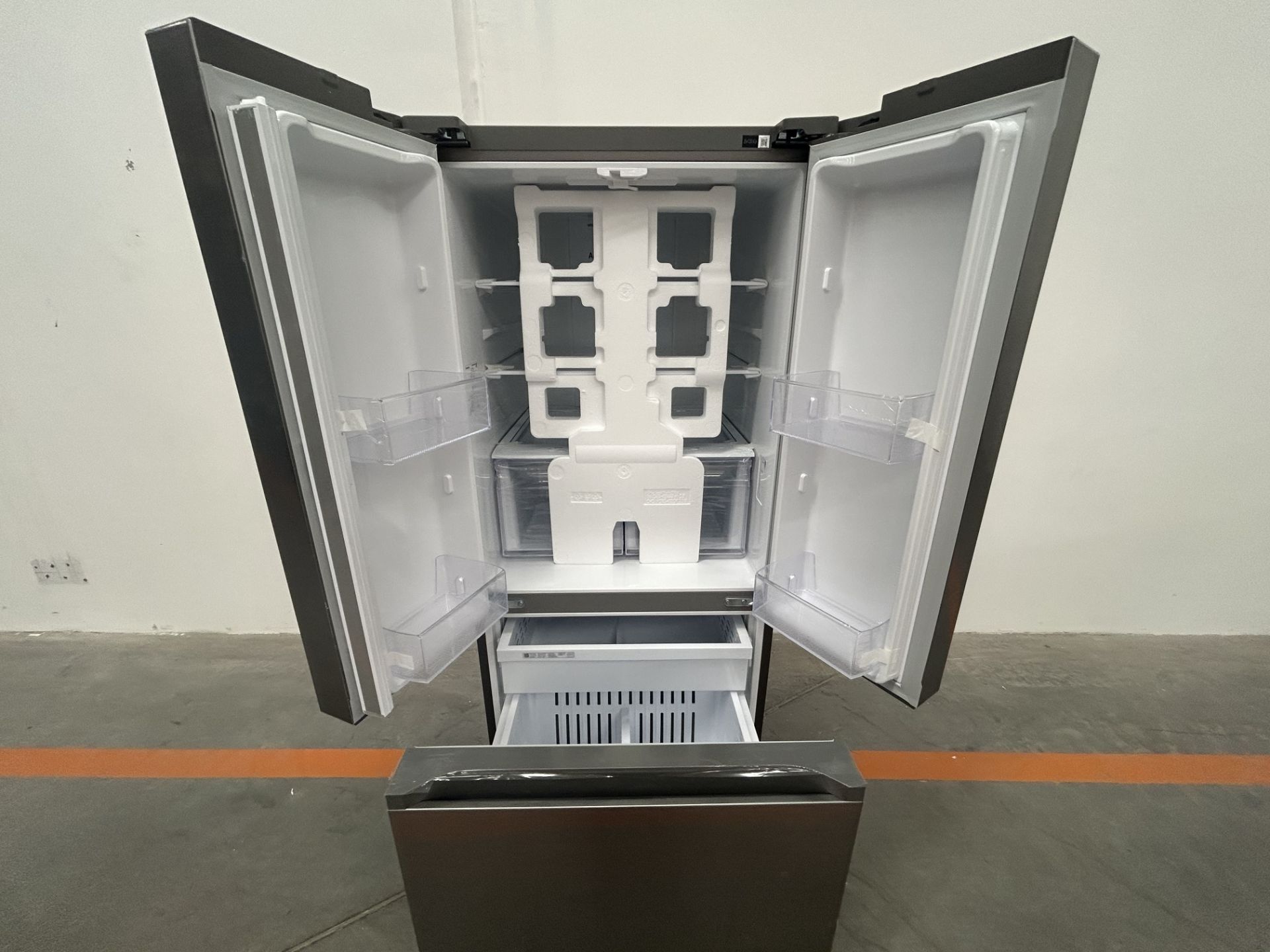(NUEVO) Refrigerador Marca SAMSUNG, Modelo RF22A4010S9, Serie 00109H, Color GRIS - Image 4 of 4