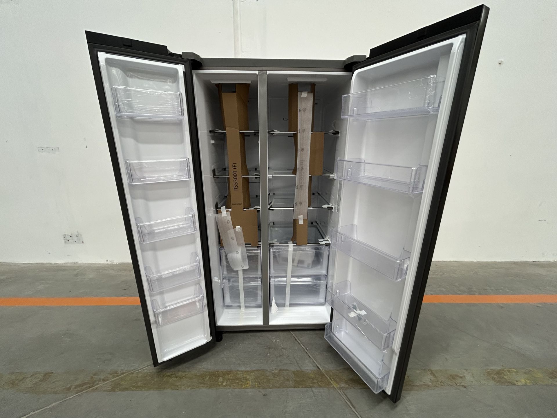 (NUEVO) Refrigerador Marca SAMSUNG, Modelo RS28CB70NAQL, Serie 1168L, Color GRIS - Image 4 of 4