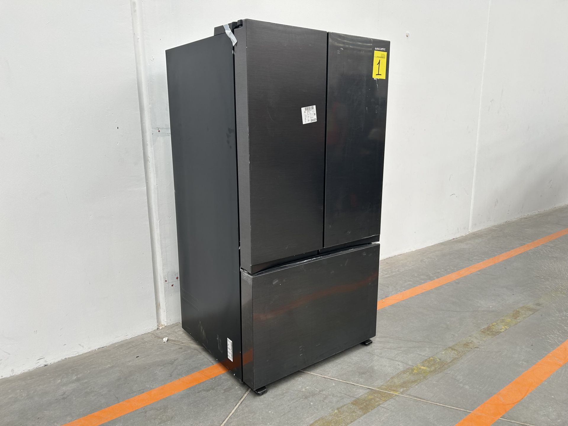 (NUEVO) Refrigerador Marca SAMSUNG, Modelo RF32CGN10B1EM, Serie 0639P, Color NEGRO - Image 3 of 4