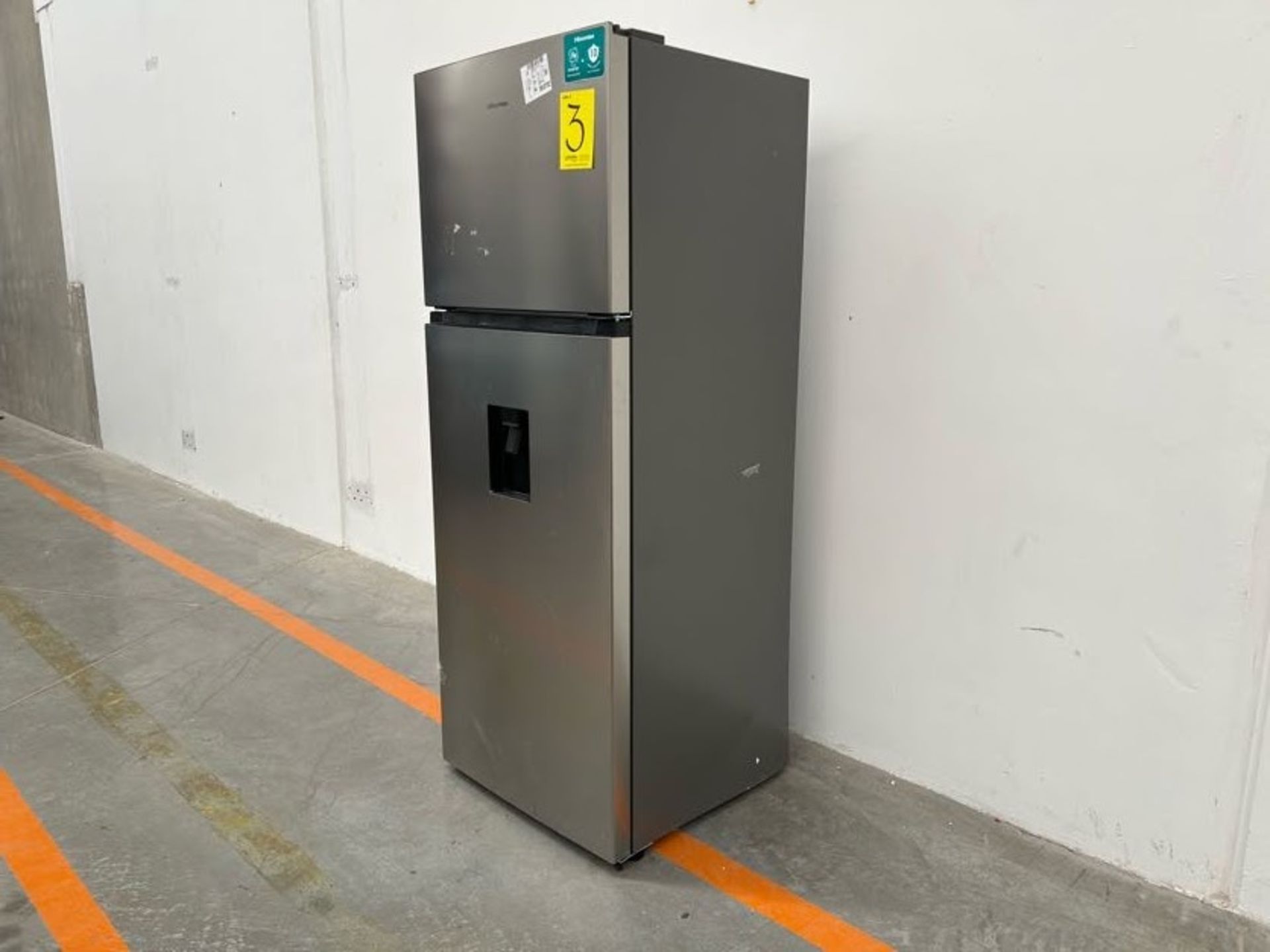 Refrigerador con dispensador de agua Marca HISENSE, Modelo RT16N6CDX, Serie 70114, Color GRIS (Equi - Image 2 of 6