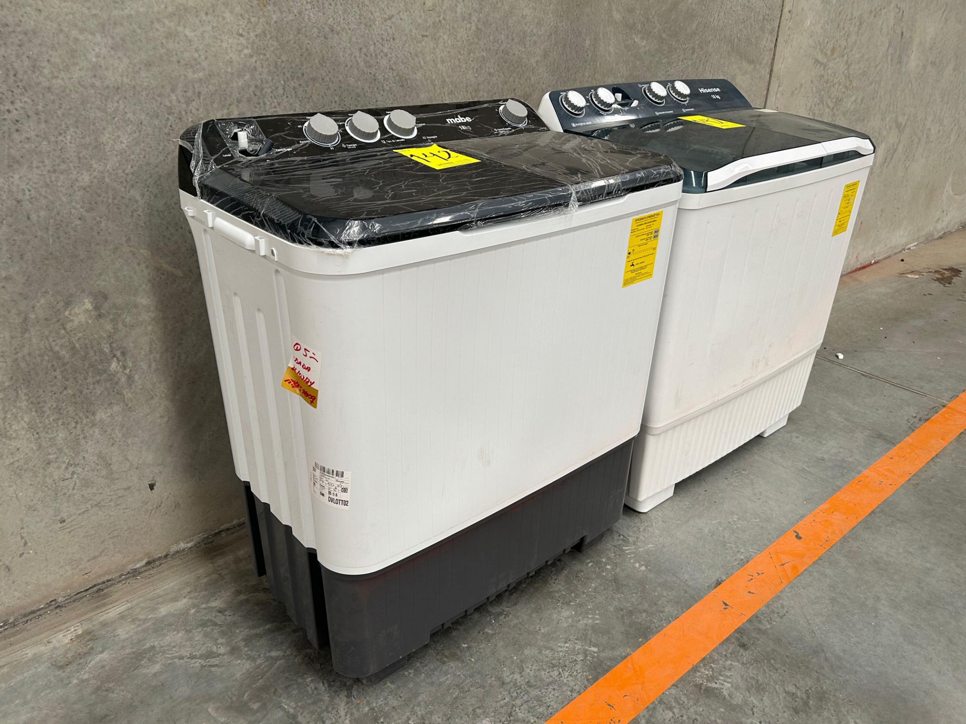 Lote de 2 lavadoras contiene: 1 Lavadora de 18 KG Marca MABE, Modelo LMDX8124HBAB0, Serie S1579, Co - Image 3 of 6