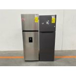 Lote de 2 Refrigeradores contiene: 1 Refrigerador Marca WINIA, Modelo WRT9000AMMX, Serie 12891, Col