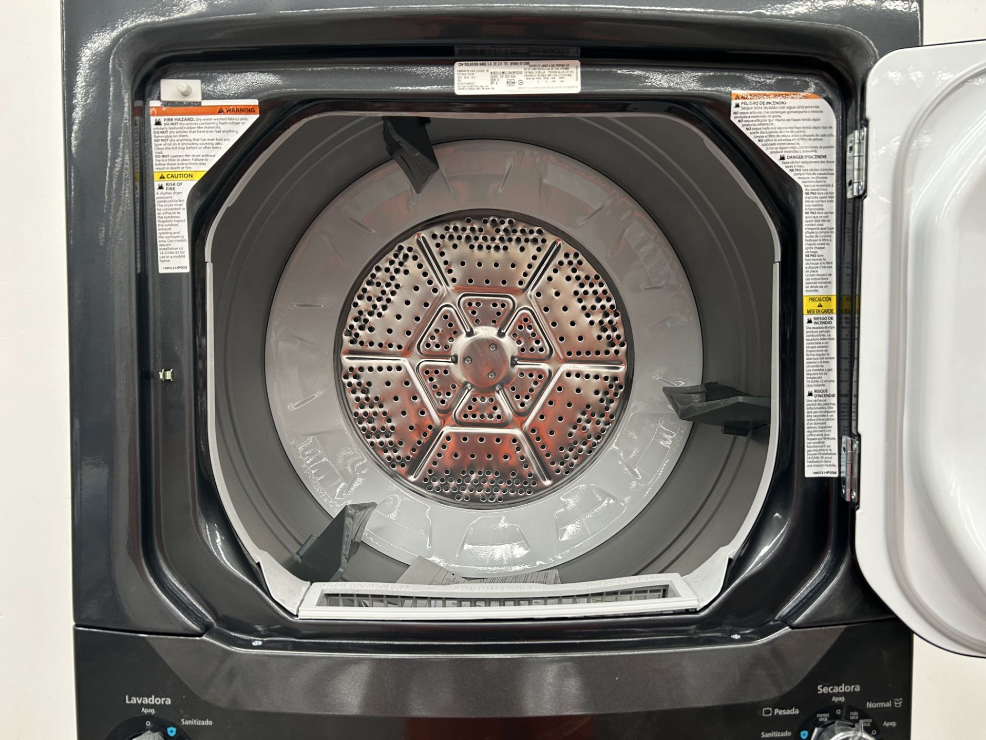 Centro de lavado Marca MABE, Modelo MCL2040PSDG0, Serie 01555, Color NEGRO (Equipo de devolución) - Image 4 of 7