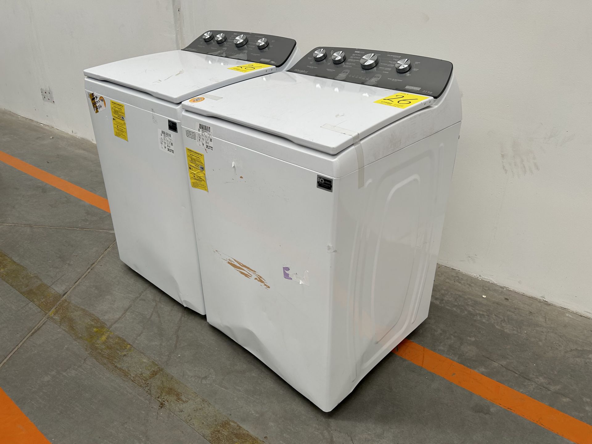 Lote de 2 lavadoras contiene: 1 Lavadora de 22 KG Marca WHIRPOOL, Modelo 8MWTW2224MPM0, Serie 77352 - Image 2 of 6