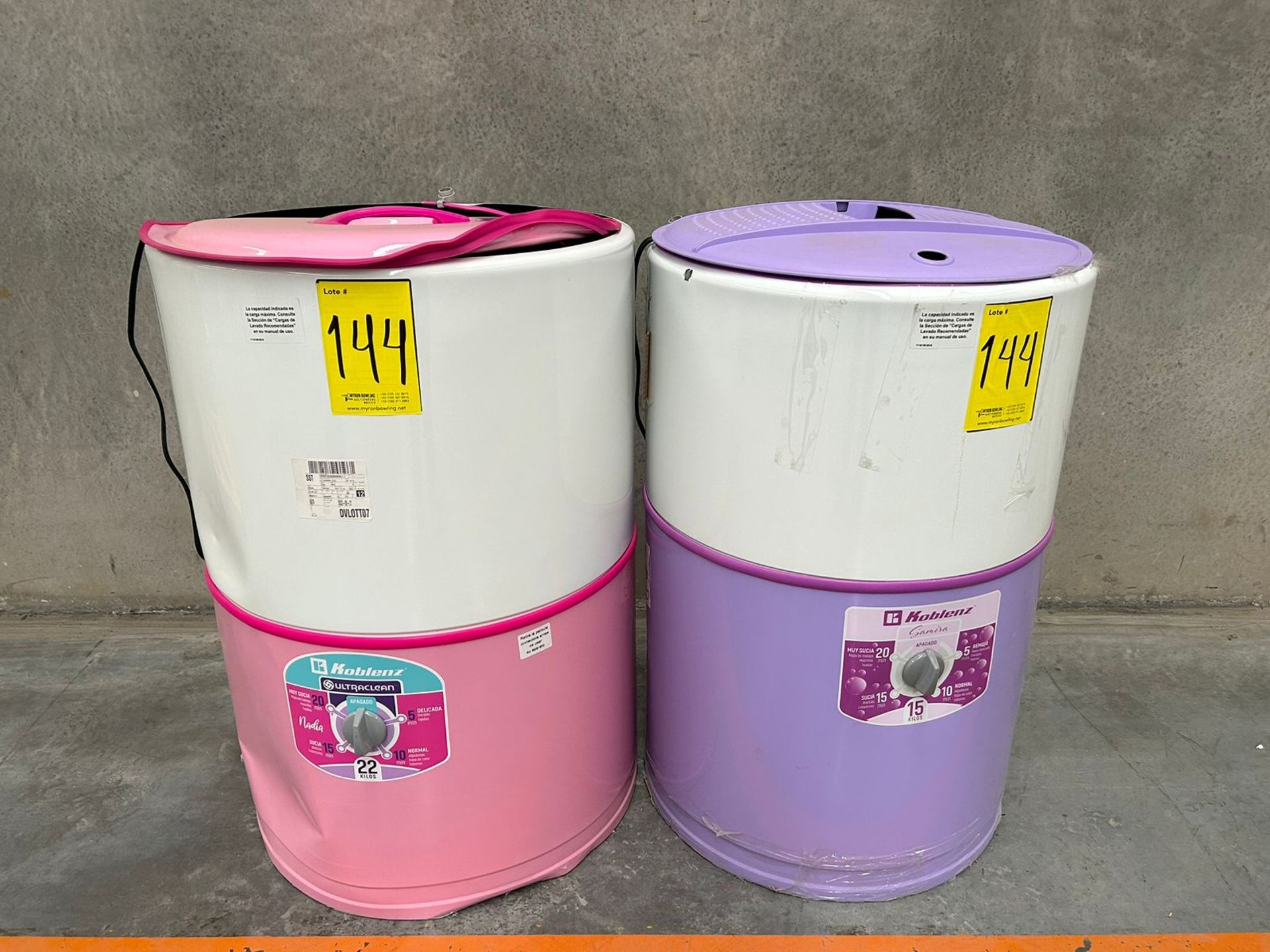 Lote de 2 lavadoras contiene: 1 Lavadora de 22 KG Marca KOBLENZ, Modelo LRK2211A, Color BLANCO; 1 L