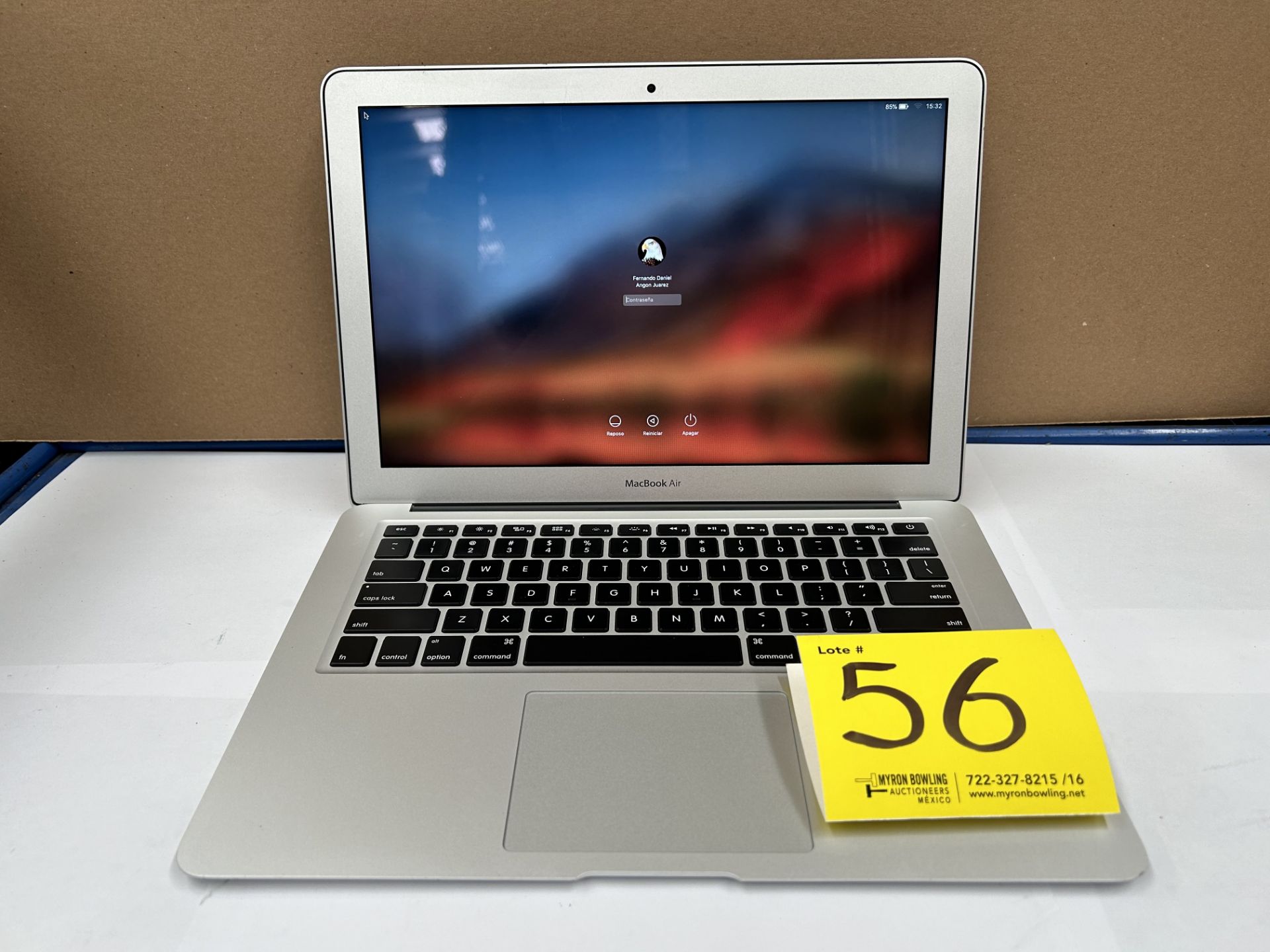 Laptop Macbook Air 2017, pantalla de 13", 8 GB de RAM, 128 GB de Almacenamiento Color GRIS, (Equipo