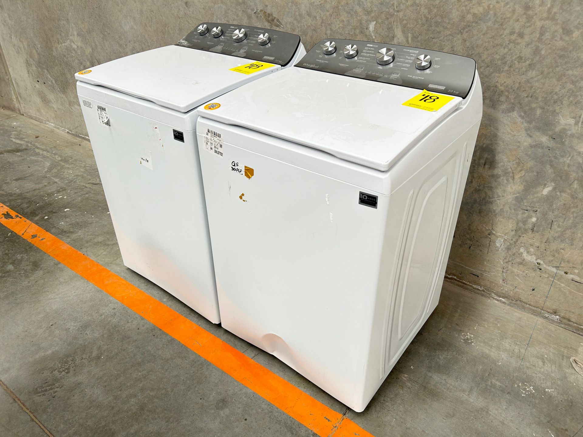 Lote de 2 lavadoras contiene: 1 Lavadora de 22 KG Marca WHIRPOOL, Modelo 8MWTW2224MPM0, Serie 70572 - Image 2 of 6