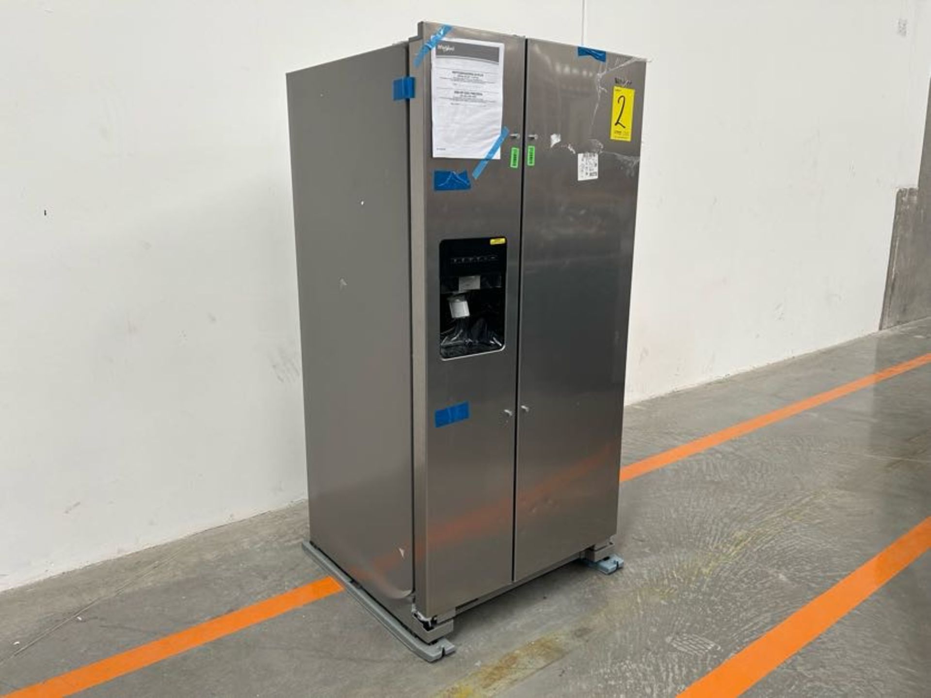 Refrigerador con dispensador de agua Marca WHIRPOOL, Modelo WD2620S, Serie 03352, Color GRIS (Equip - Image 2 of 8