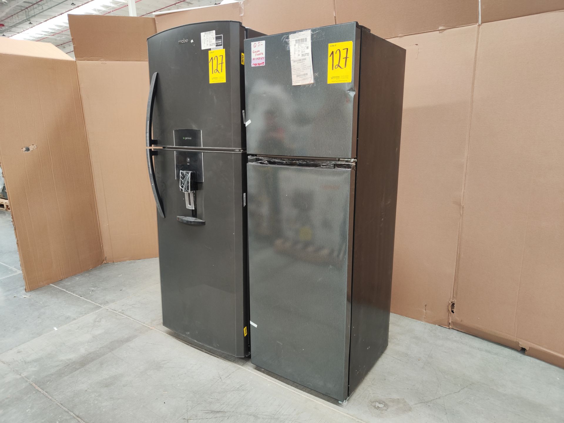 Lote de 2 Refrigeradores contine: 1 Refrigerador Marca Mabe, Modelo RME360FDMRD0, Serie 822933, Col - Image 2 of 6