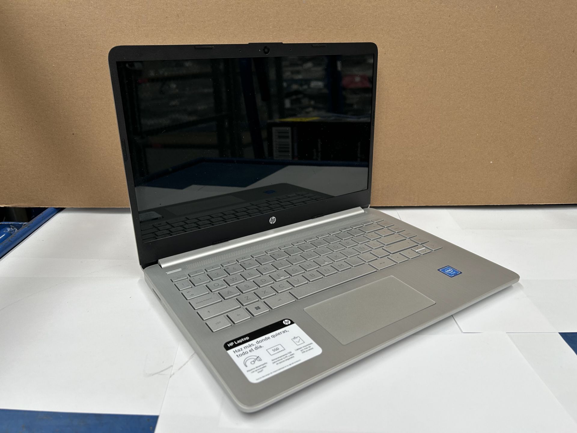 Laptop Marca HP, Modelo 14DQ0527LA, Serie 5CD334BBQK, INTEL Inside, 8 Gb en RAM, 256 Gb de almacen - Image 2 of 5