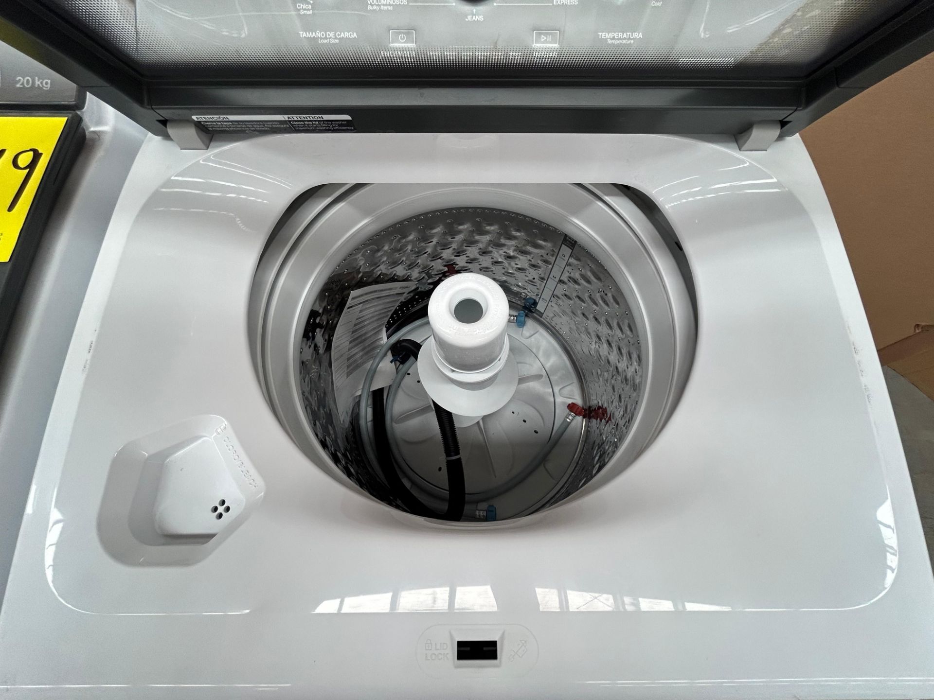 Lote de 2 lavadoras contiene: 1 Lavadora de 20 KG Marca WHIRPOOL, Modelo 8MWTW2024WPM0, Serie 83782 - Image 5 of 6