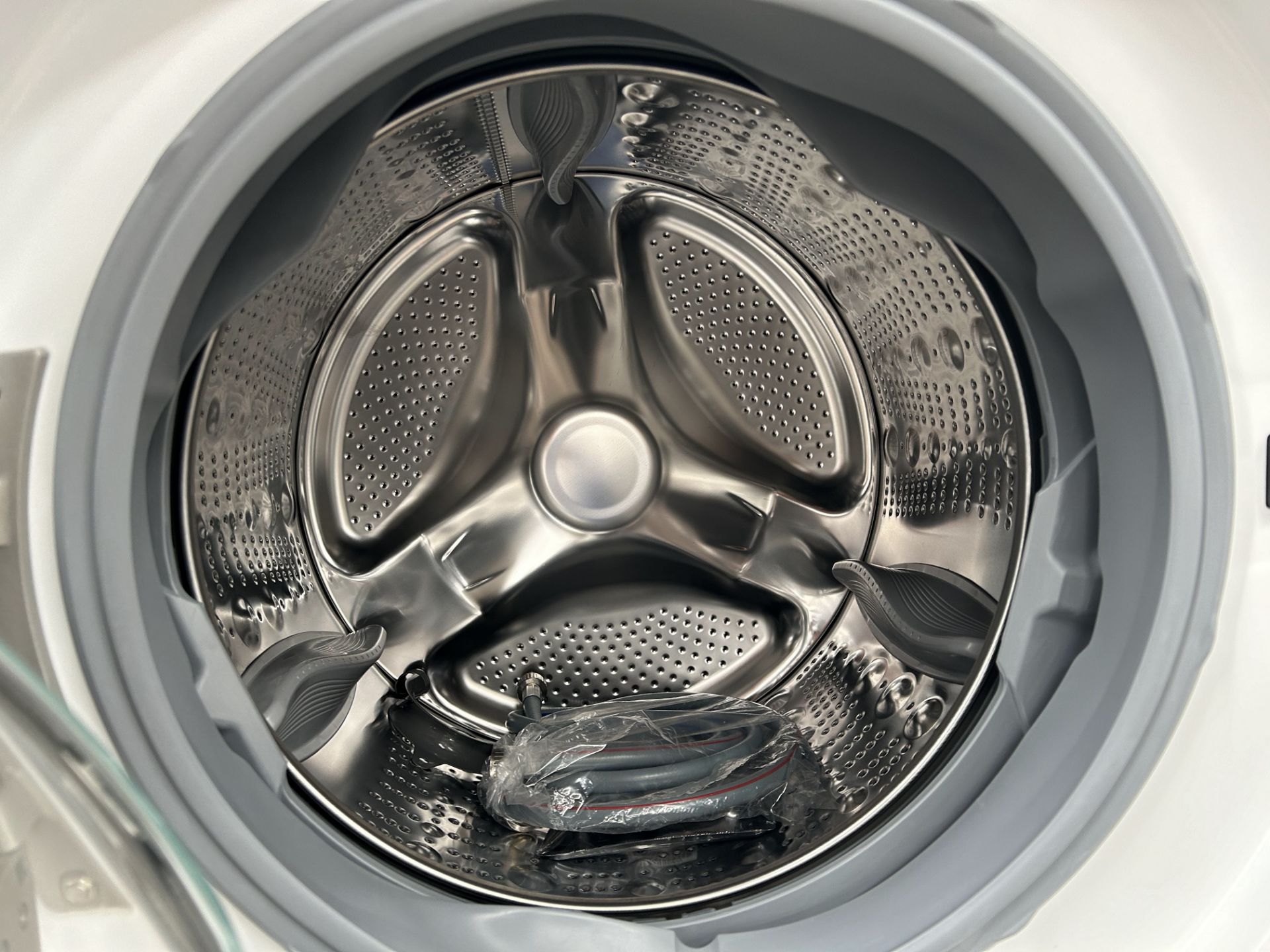 Combo lavadora y Secadora contiene: 1 Lavadora de 20 KG Marca LG, Modelo WM202V26W, Serie 0X531, Co - Image 5 of 8