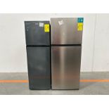Lote de 2 Refrigeradores contiene: 1 Refrigerador Marca HISENSE, Modelo RT14N6FDX, Serie 70404, Col