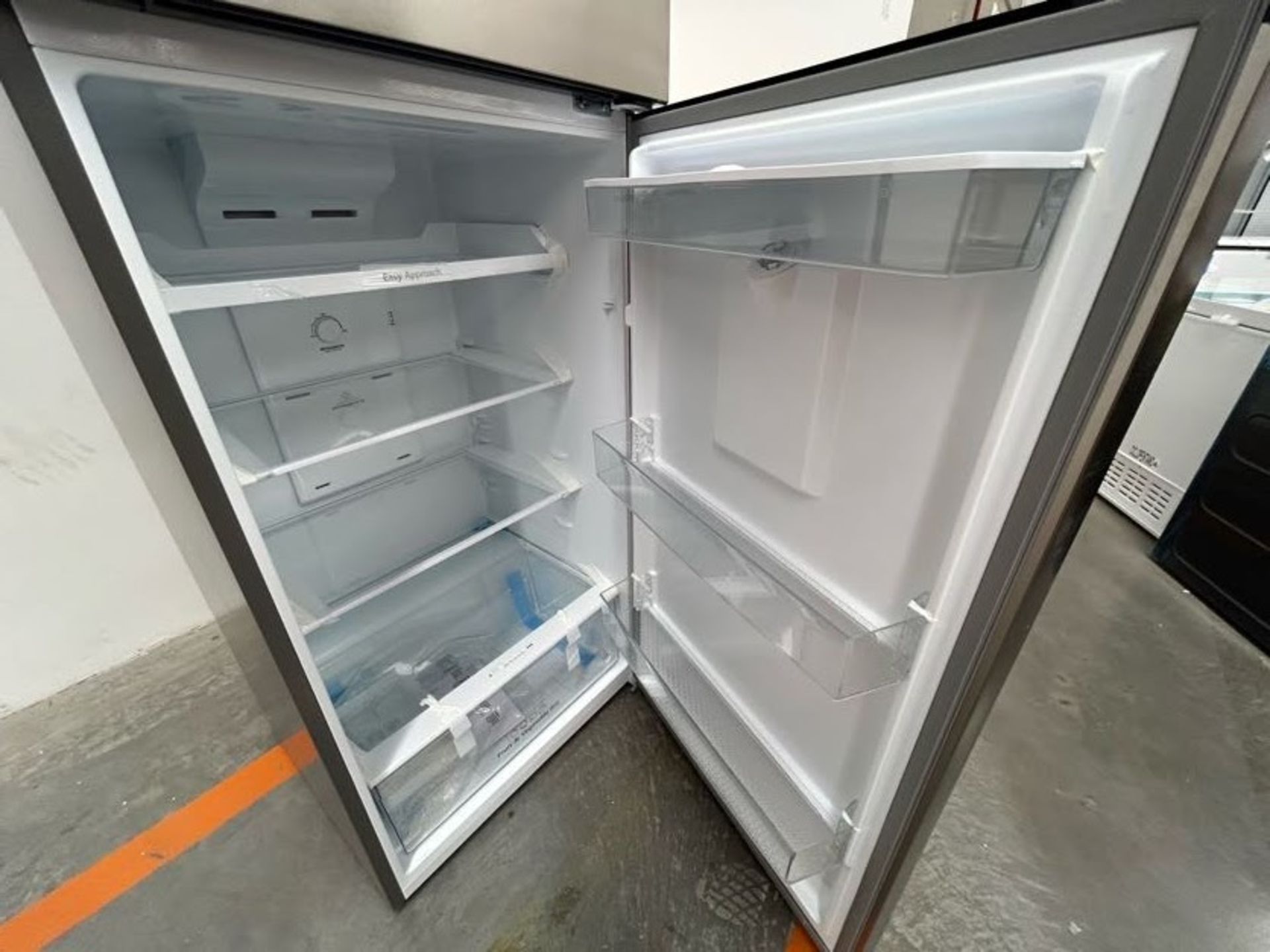 Refrigerador con dispensador de agua Marca HISENSE, Modelo RT16N6CDX, Serie 70331, Color GRIS (Equi - Image 4 of 8