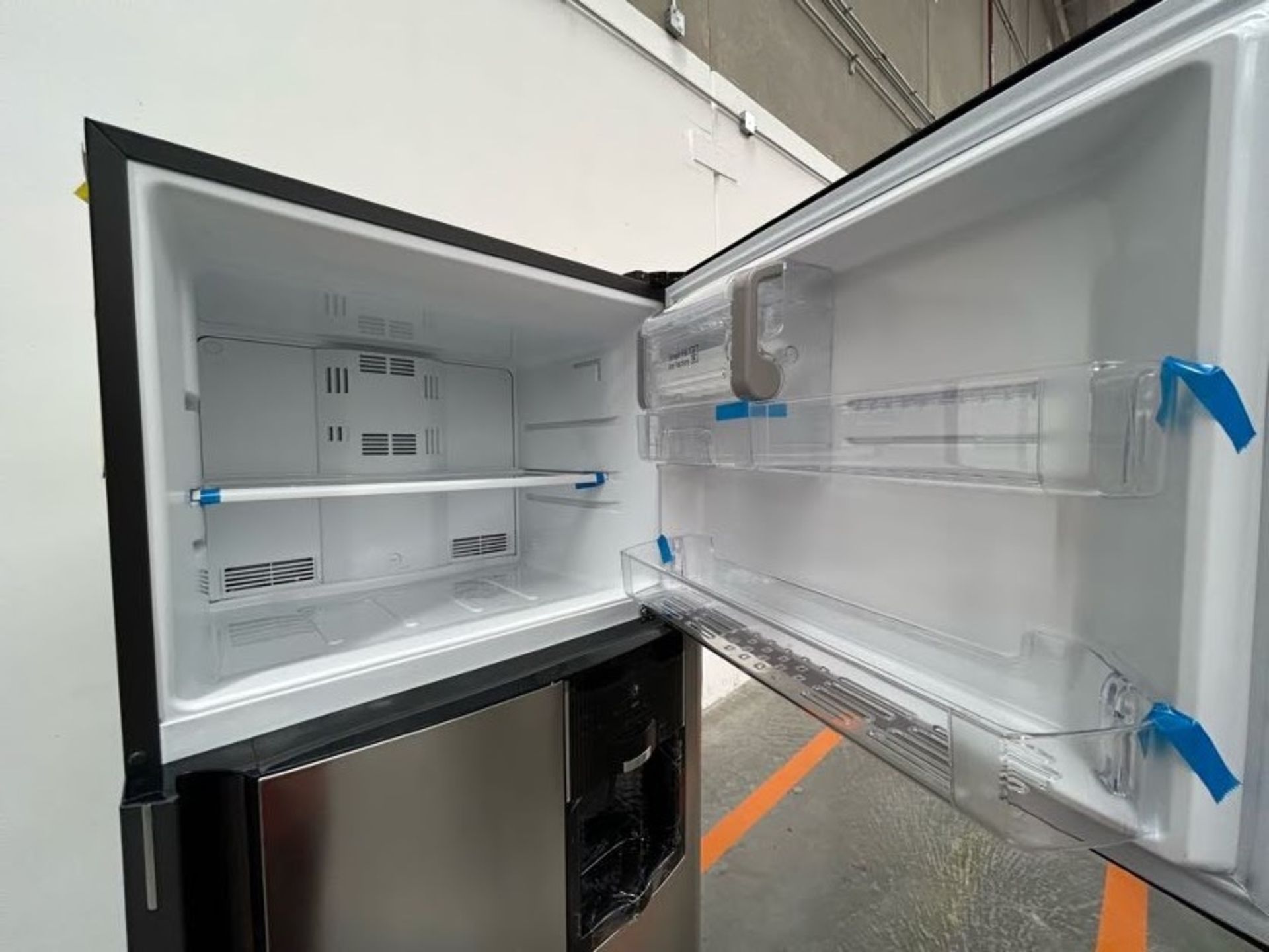 Refrigerador con dispensador de agua Marca MABE, Modelo RMS510IBMRX, Serie 03412, Color GRIS (Equip - Image 5 of 8
