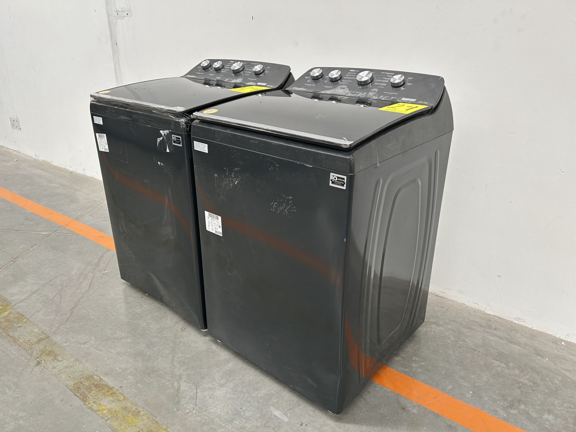 Lote de 2 lavadoras contiene: 1 Lavadora de 20 KG Marca WHIRPOOL, Modelo 8MWTW2024WLG0, Serie 03392 - Image 2 of 6