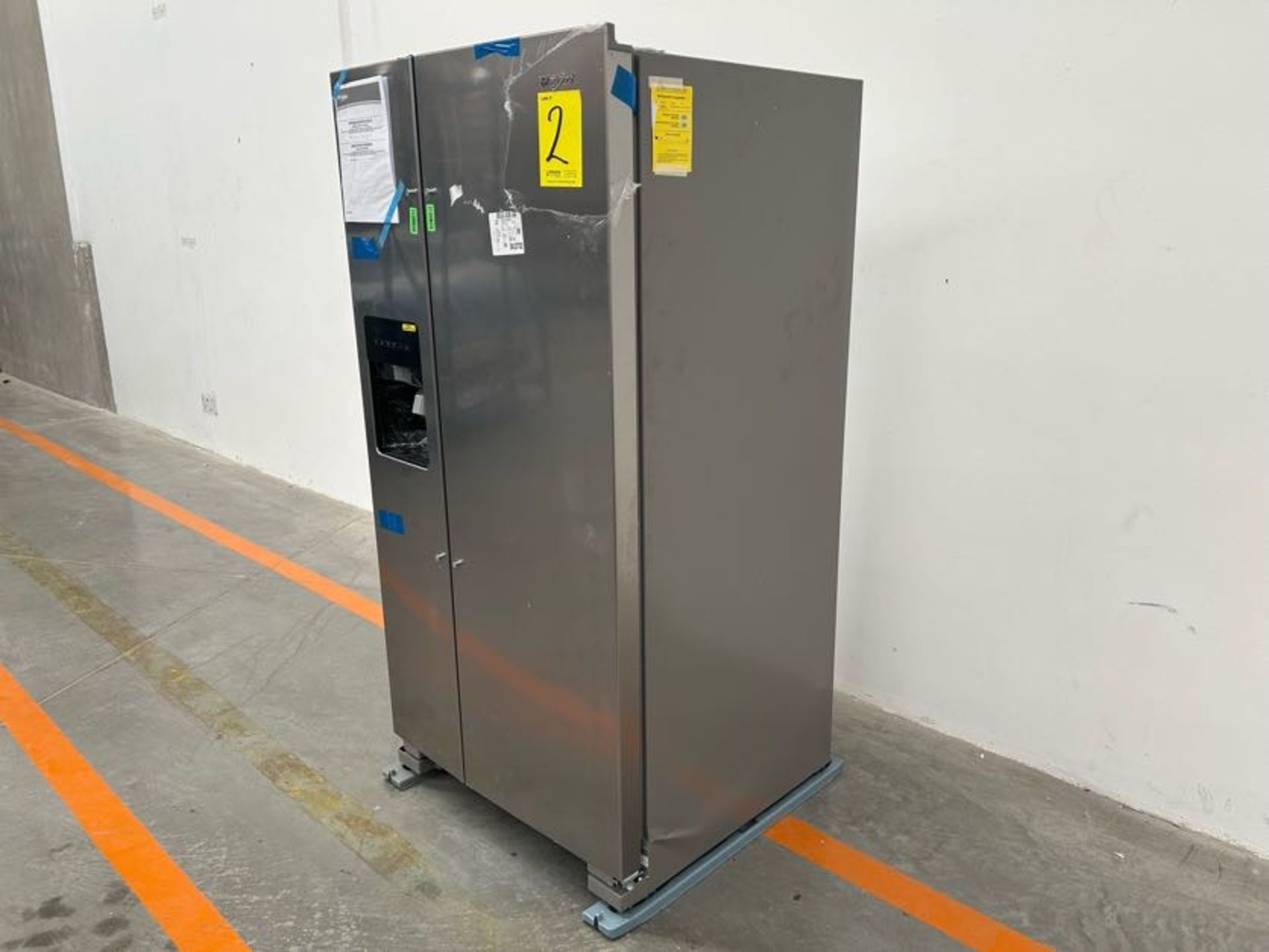 Refrigerador con dispensador de agua Marca WHIRPOOL, Modelo WD2620S, Serie 03352, Color GRIS (Equip - Image 3 of 8
