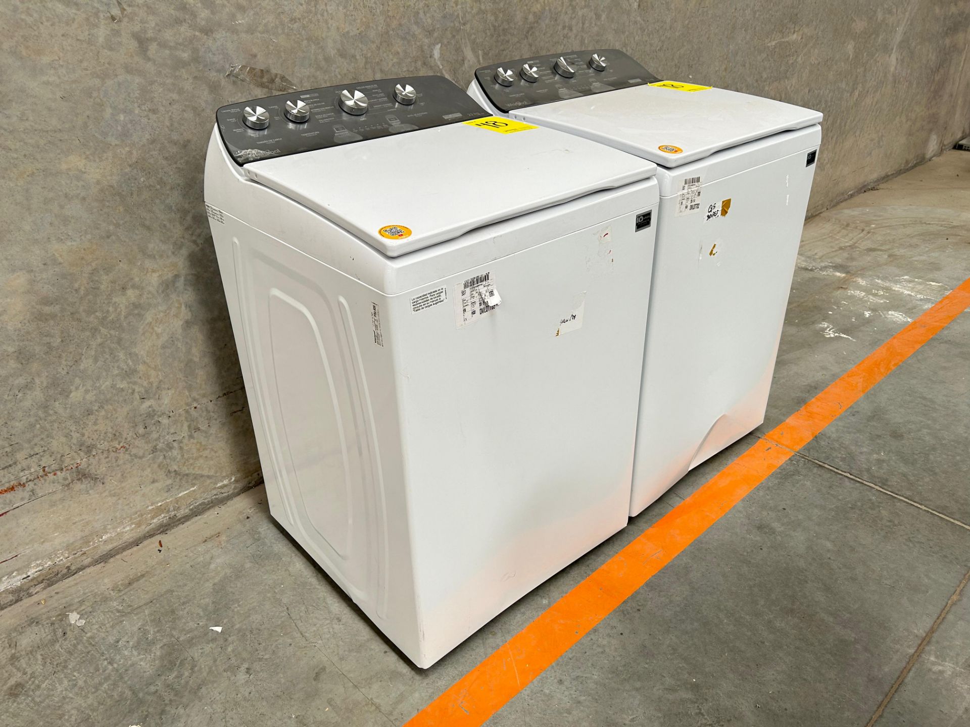 Lote de 2 lavadoras contiene: 1 Lavadora de 22 KG Marca WHIRPOOL, Modelo 8MWTW2224MPM0, Serie 70572 - Image 3 of 6