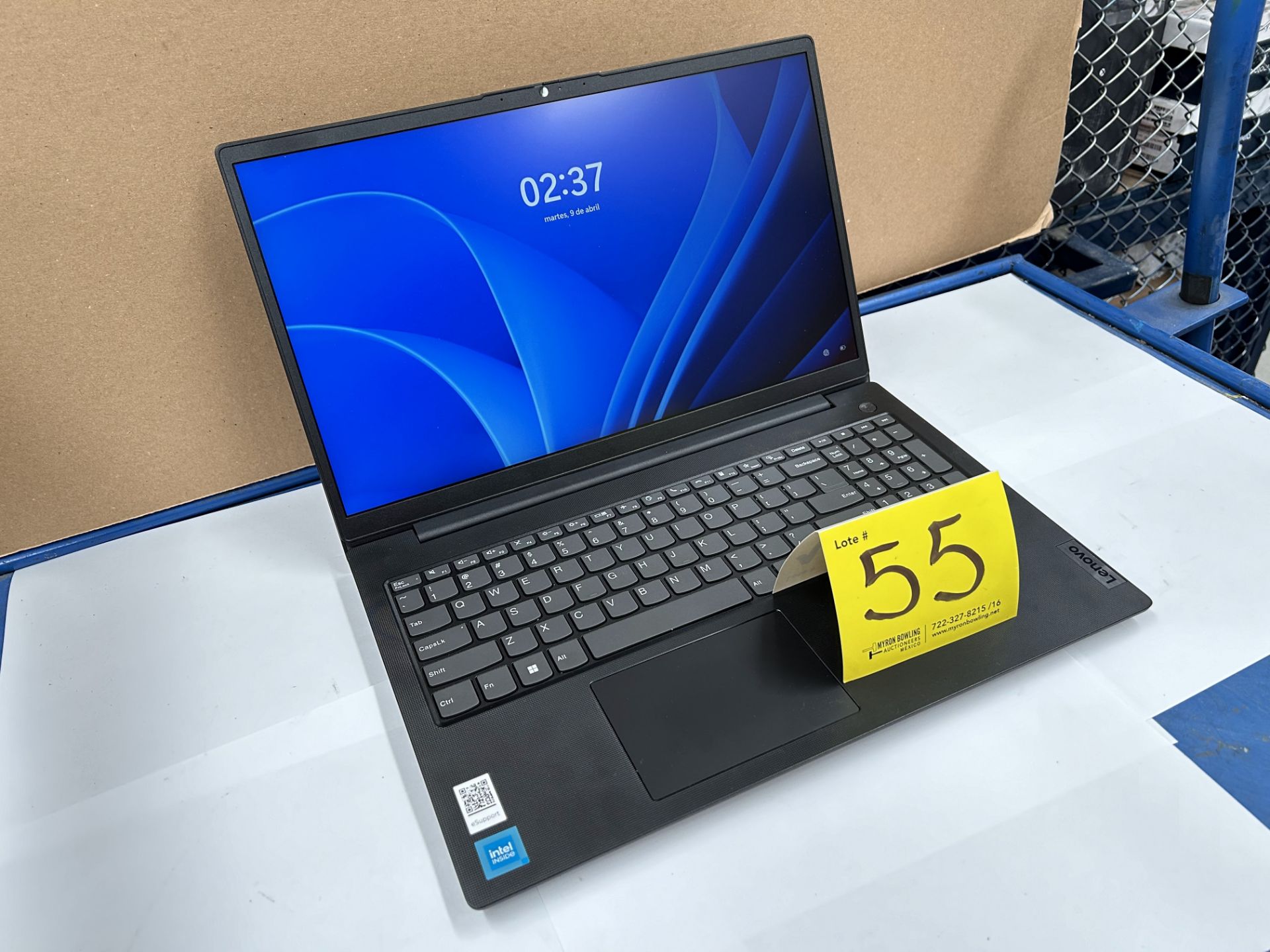 Laptop Marca LENOVO, Modelo V15 82QY001RUS, SeriePF4M7WKV, INTEL Inside 8 Gb en Ram 256 GB de almac - Image 2 of 6