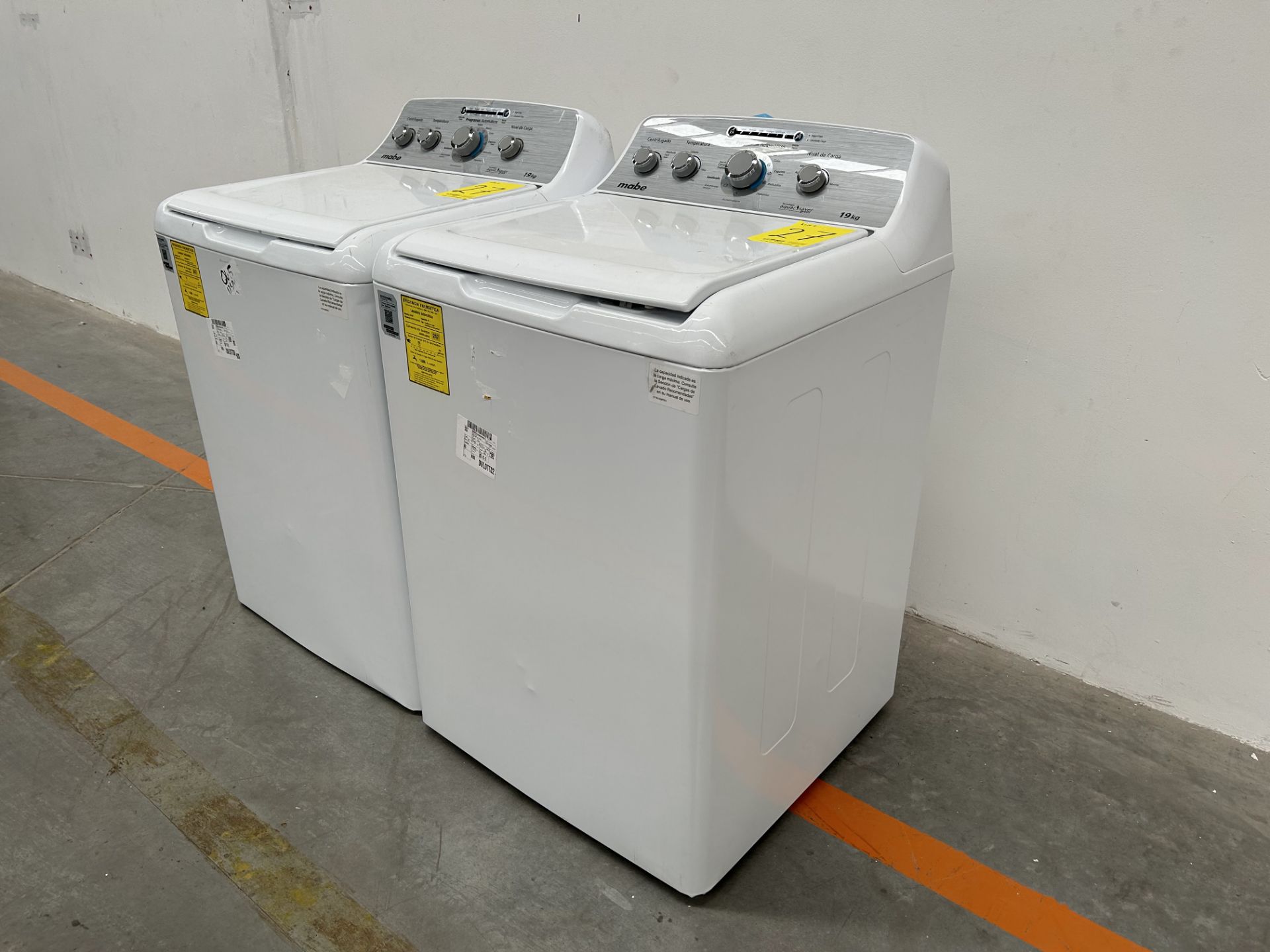 Lote de 2 lavadoras contiene: 1 Lavadora de 19 KG Marca MABE, Modelo LMA79114CBAK00, Serie S43934, - Image 2 of 7