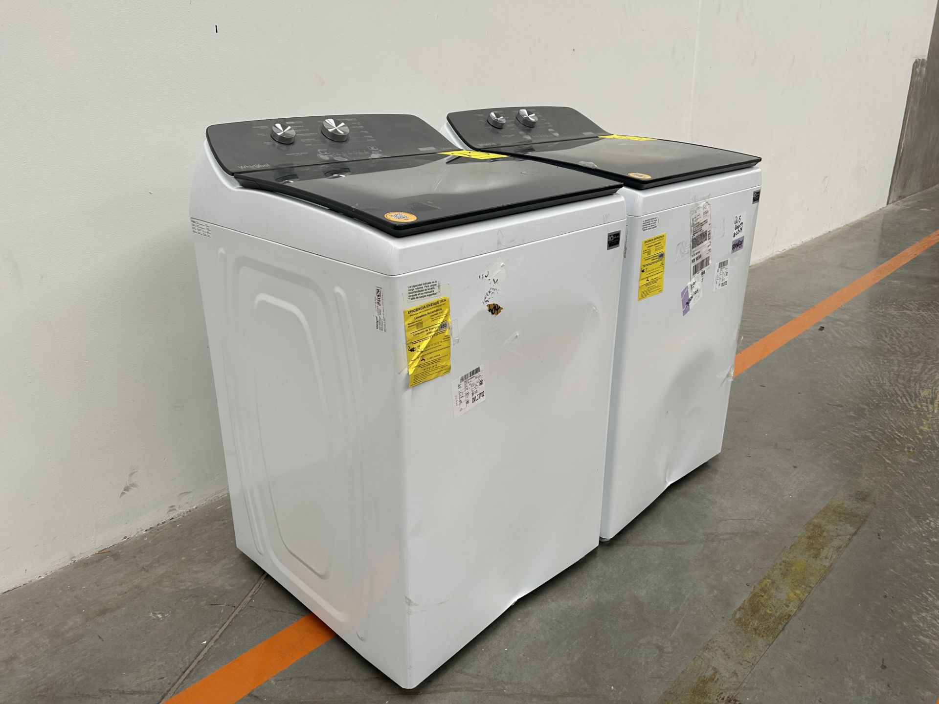 Lote de 2 lavadoras contiene: 1 Lavadora de 18 KG Marca WHIRPOOL, Modelo 8MWTW1812WPM0, Serie 74164 - Image 3 of 9